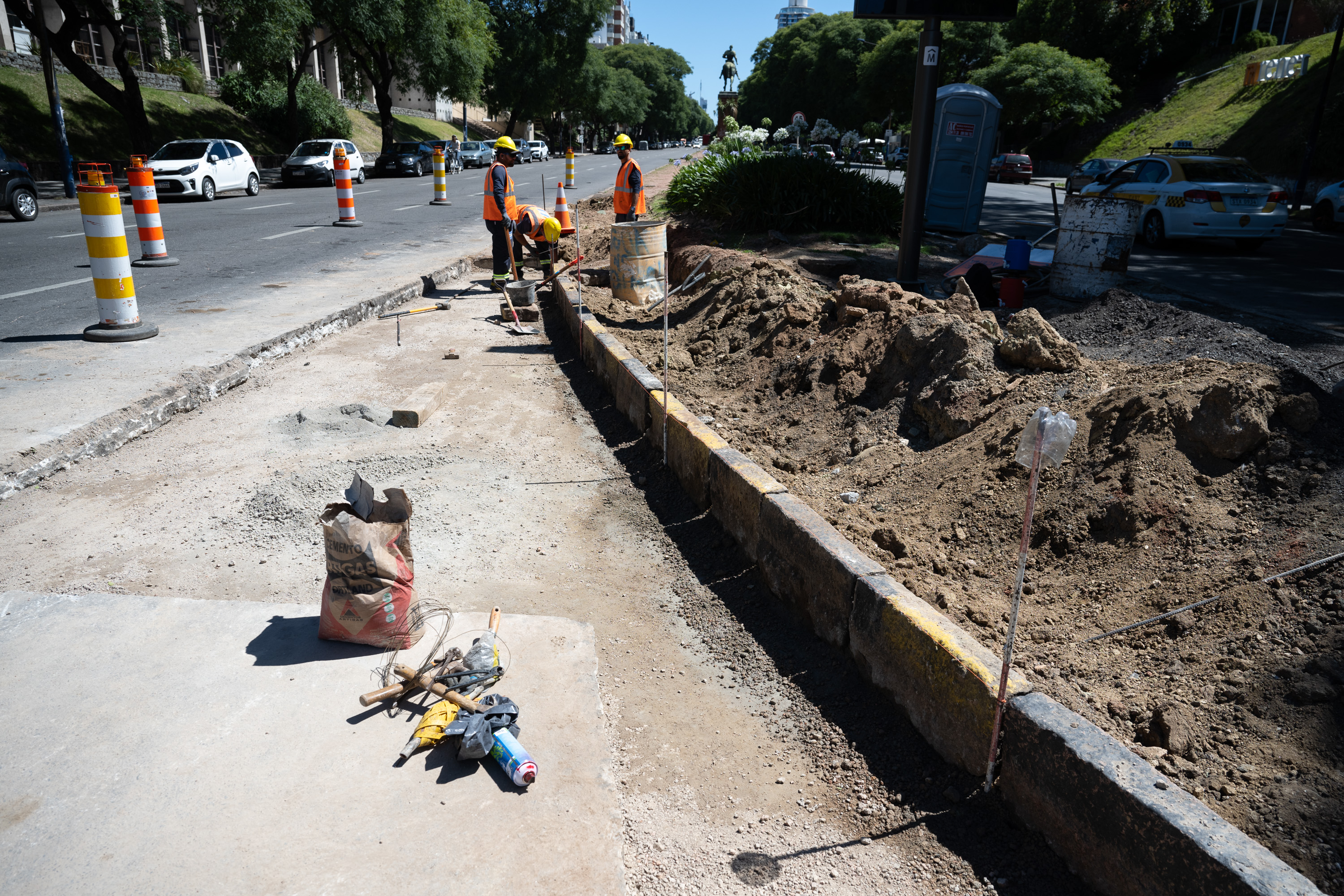 Avance de obras del proyecto de tránsito adaptativo en Bvar. España y Bvar. Artigas