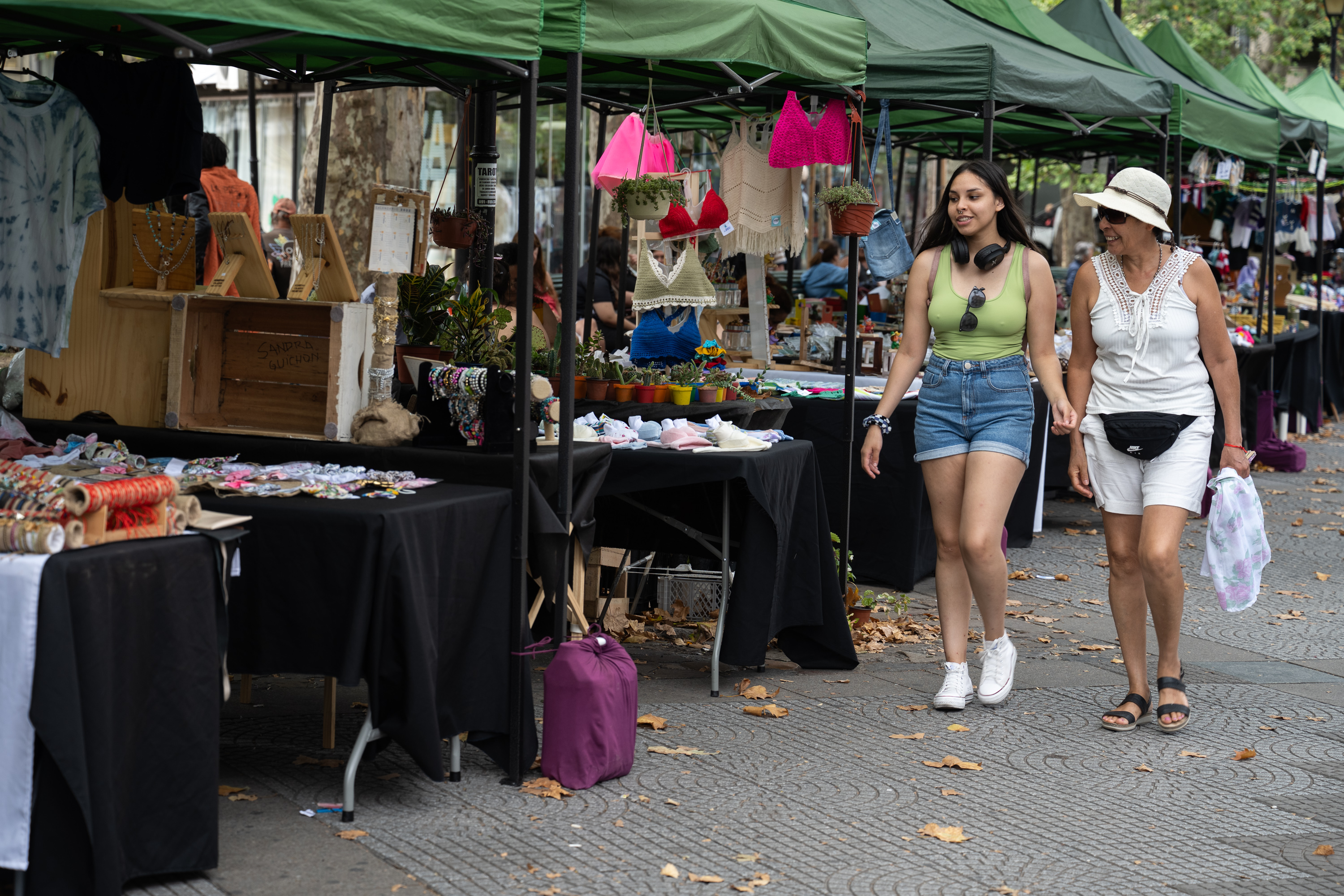 Feria de Economía Social y Solidaria en plaza de los Treinta y Tres