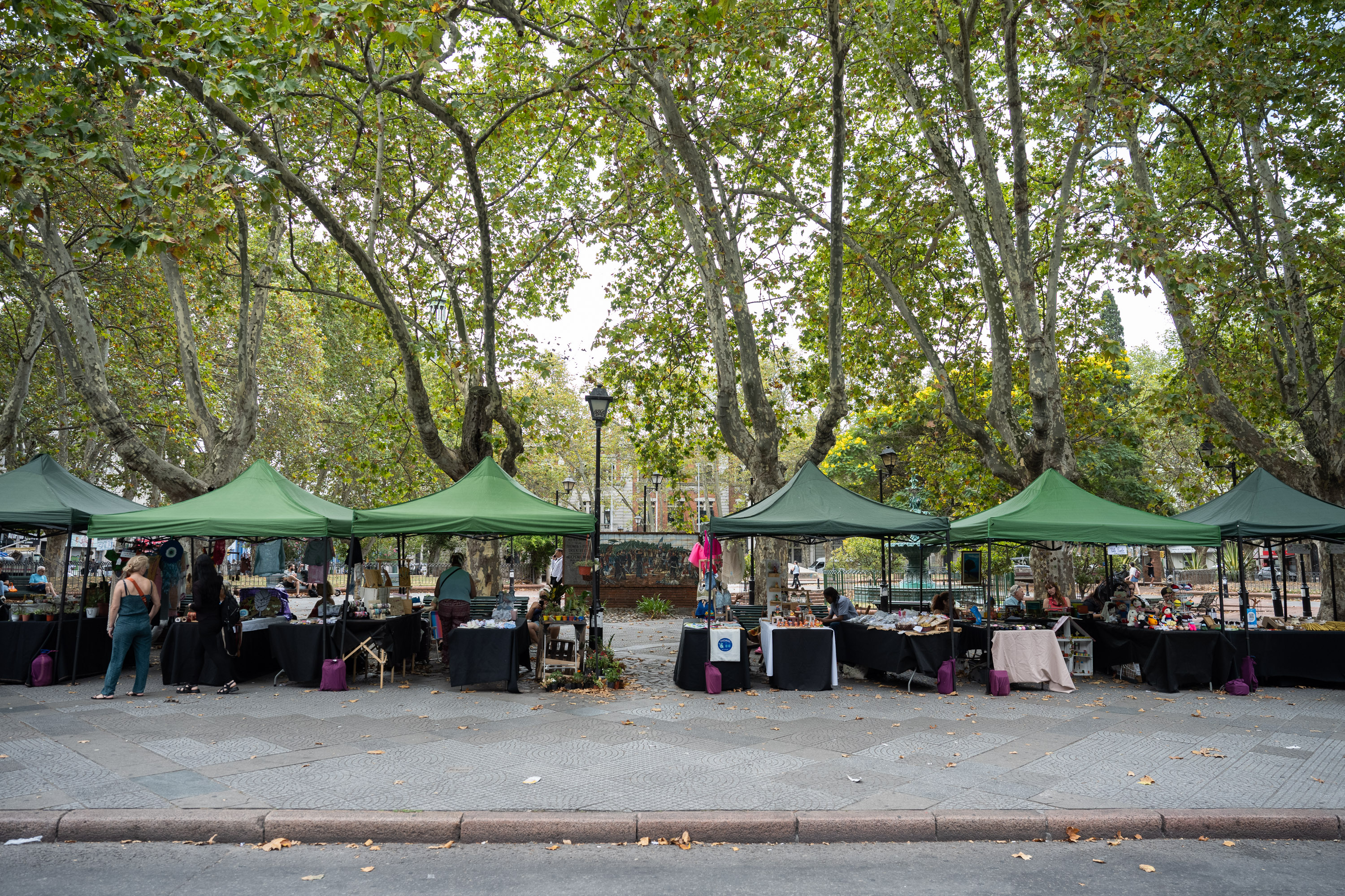 Feria de Economía Social y Solidaria en plaza de los Treinta y Tres