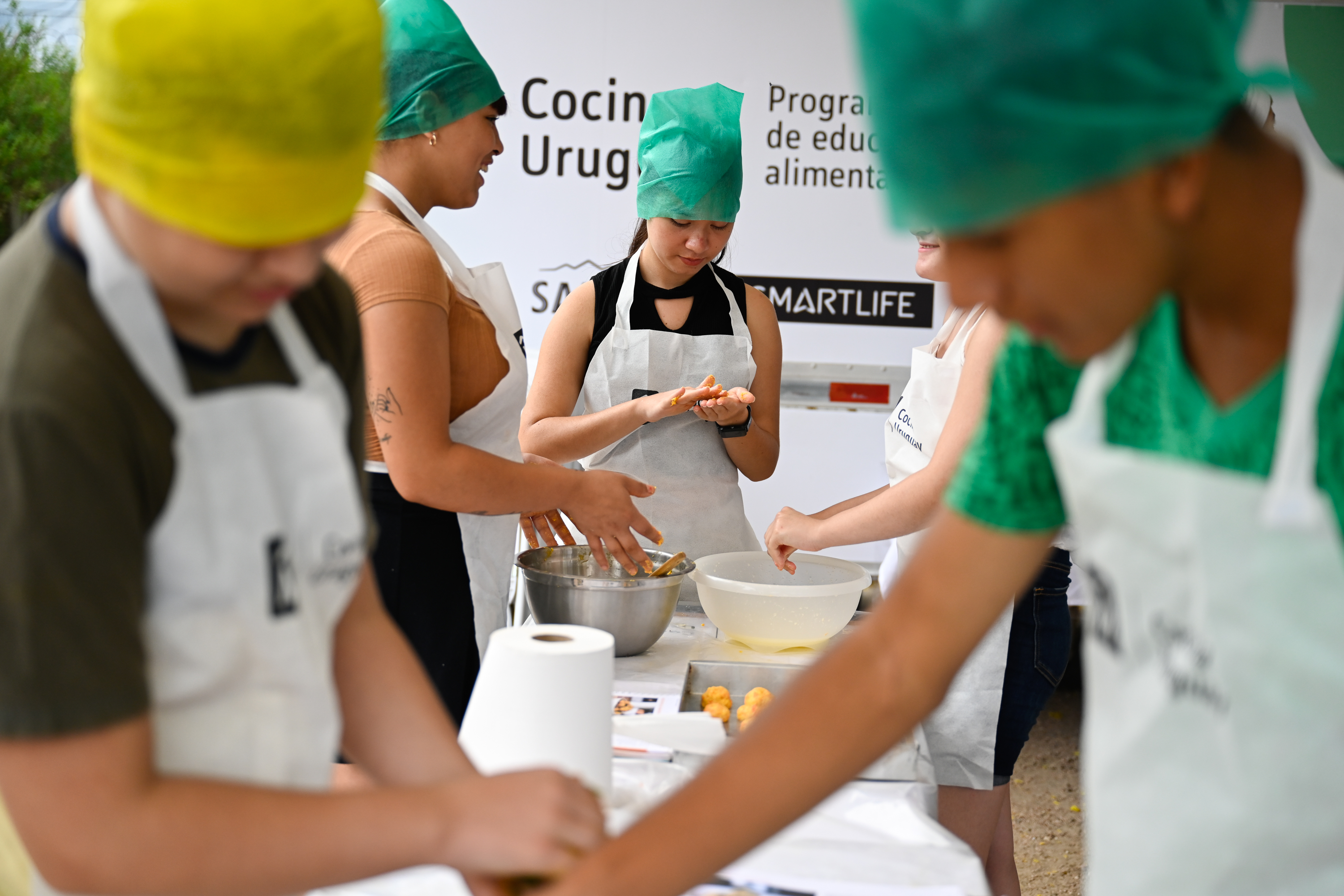 Taller de Cocina Uruguay en Apex Cerro por el programa Verano Ceibal