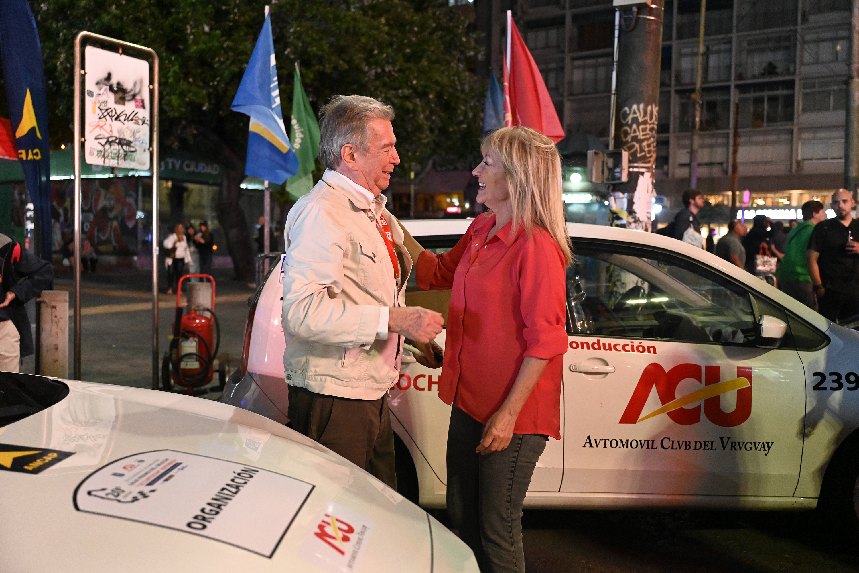 Intendenta Carolina Cosse participa de la largada simbólica de la 20° edición del Gran Premio del Uruguay 19 Capitales Histórico