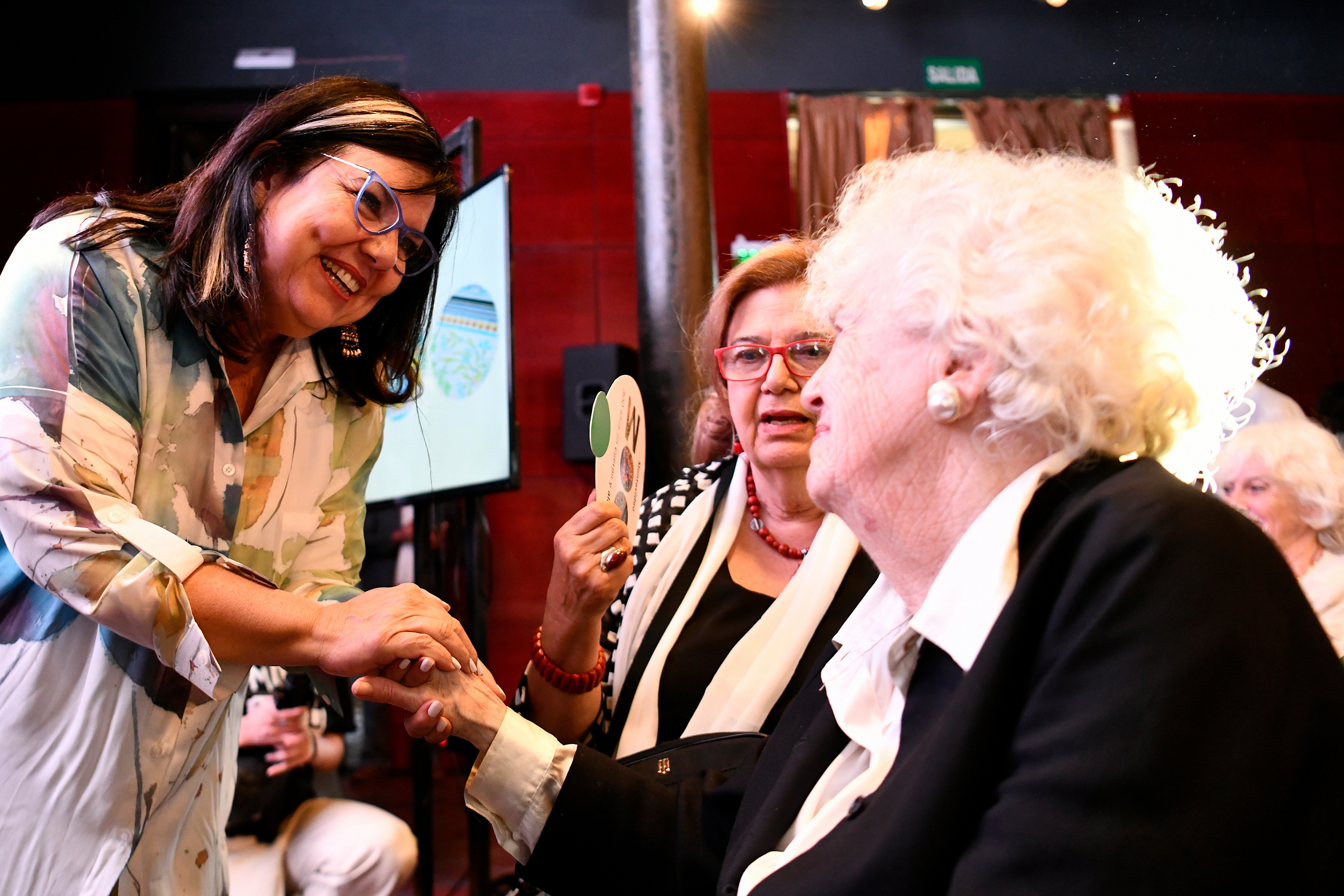 Ceremonia de declaración de Ciudadana Ilustre de Montevideo a la artista plástica Linda Kohen