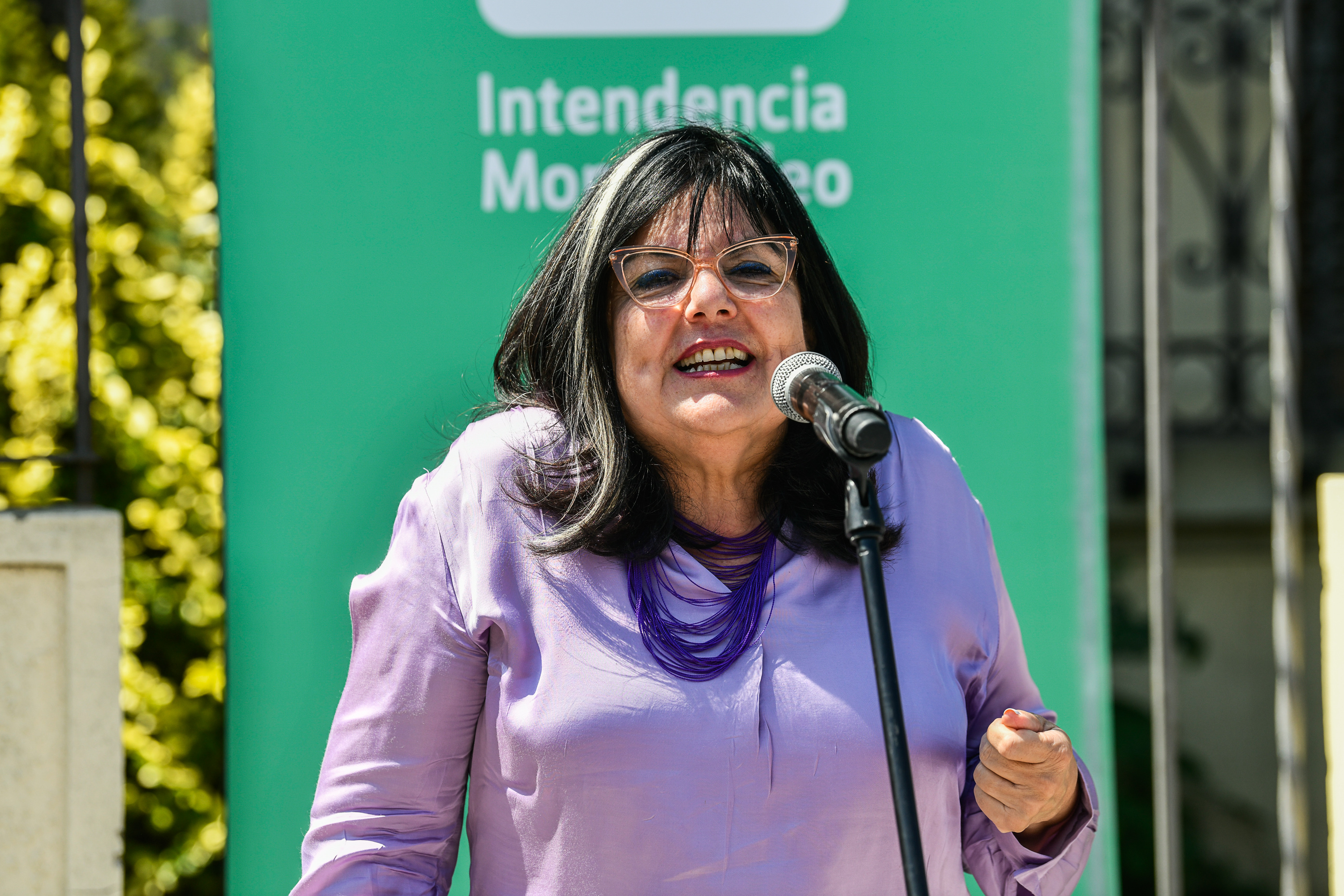 Colocación de placa en homenaje a Juana de Ibarbourou