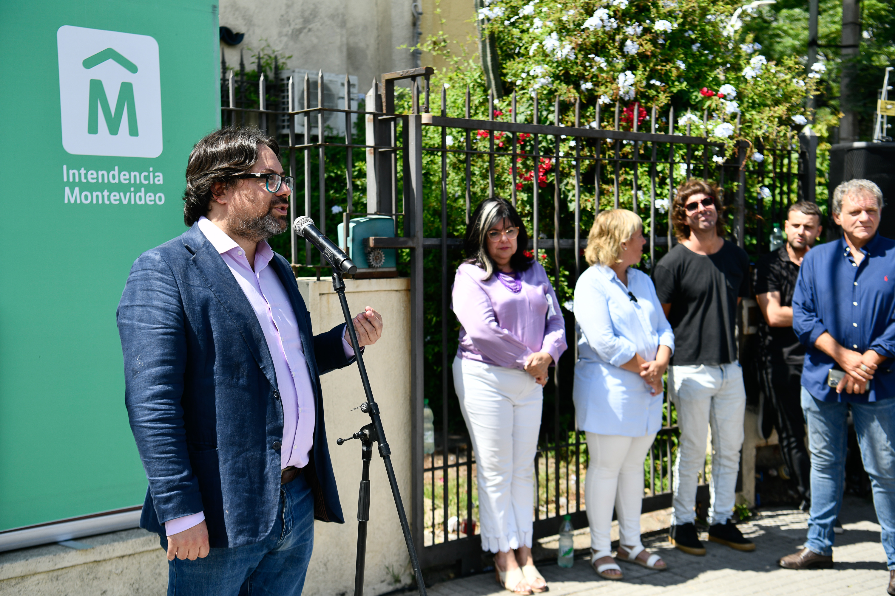 Colocación de placa en homenaje a Juana de Ibarbourou