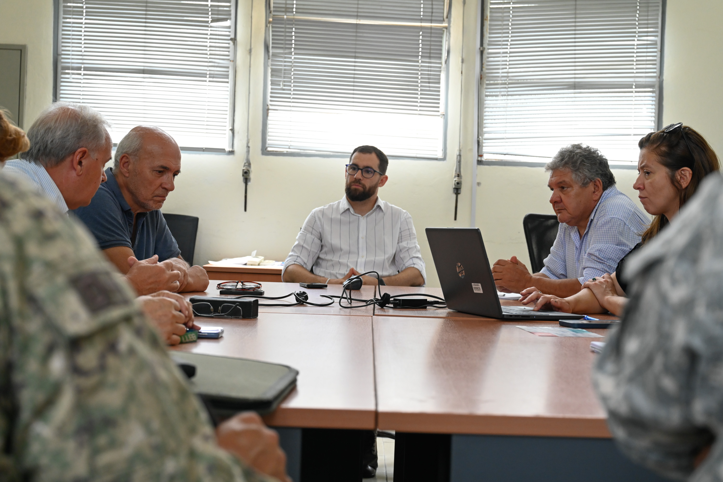 Prosecretario Daniel González, participa de reunión en CECOED por acciones de prevención del dengue 