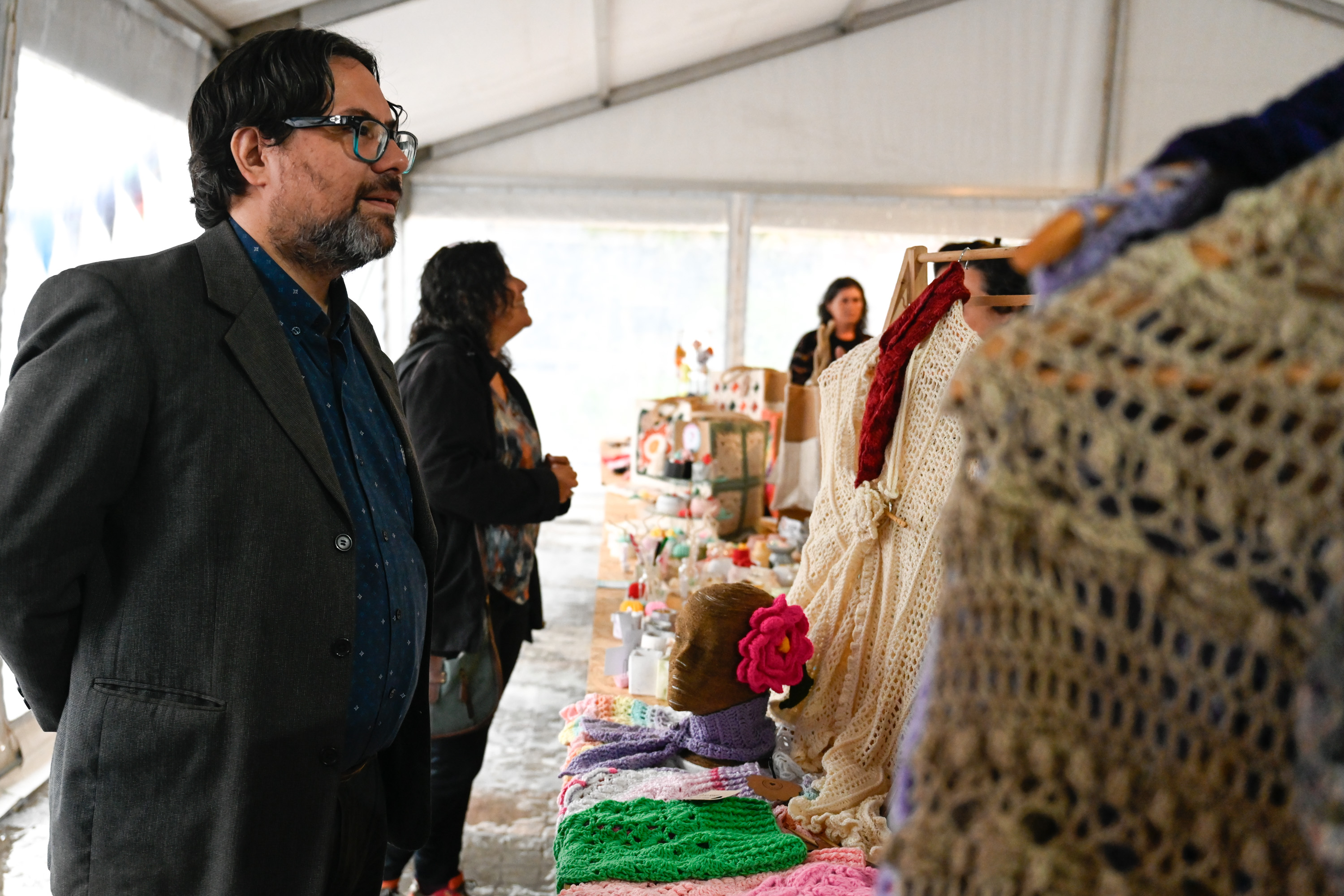 Intendenta (i) Mauricio Zunino recorre la feria de Mujeres Emprendedoras   , 12 de Marzo de 2024