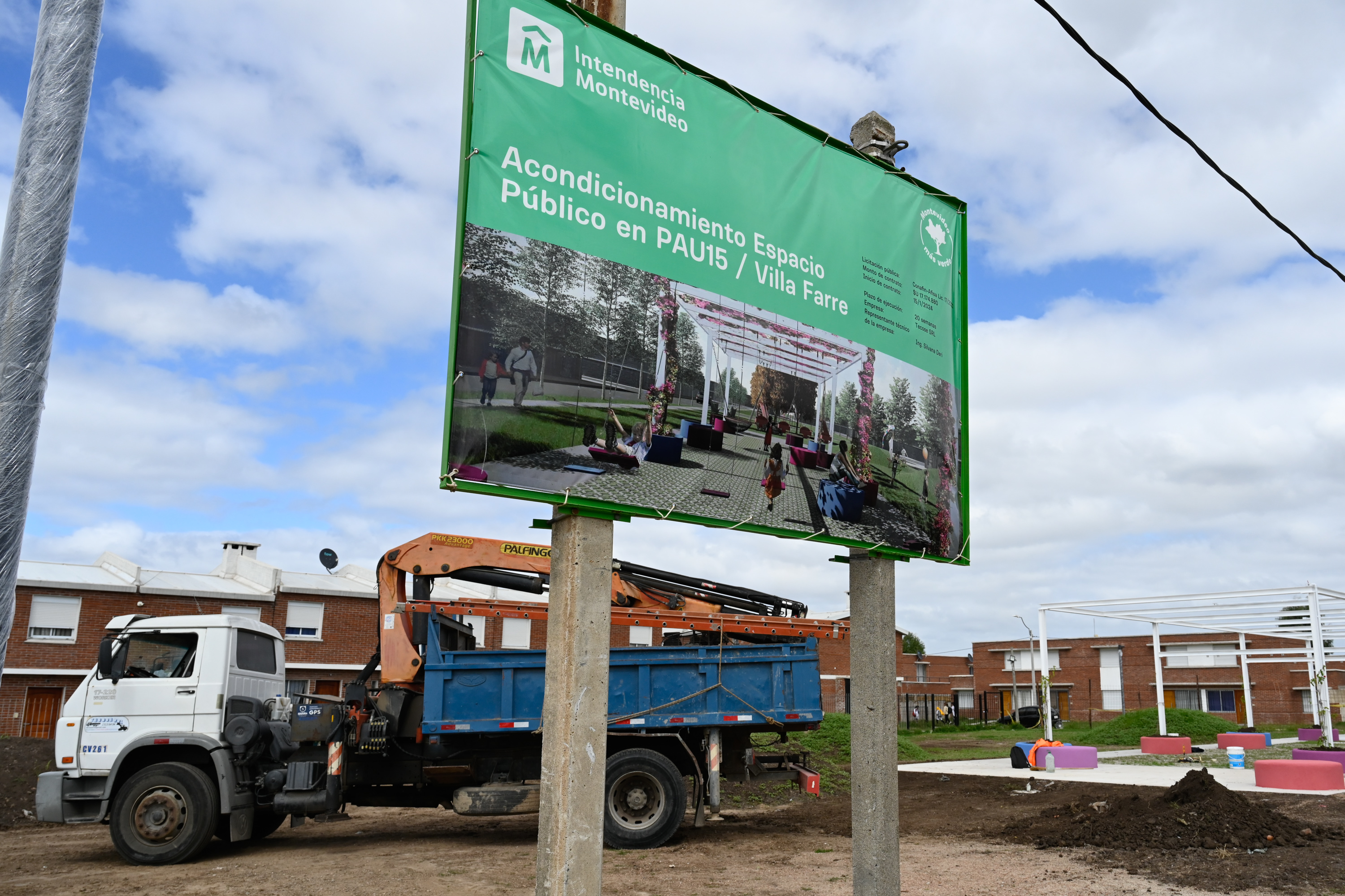 Acondicionamiento de espacio público en Pau 15 Villa Farré