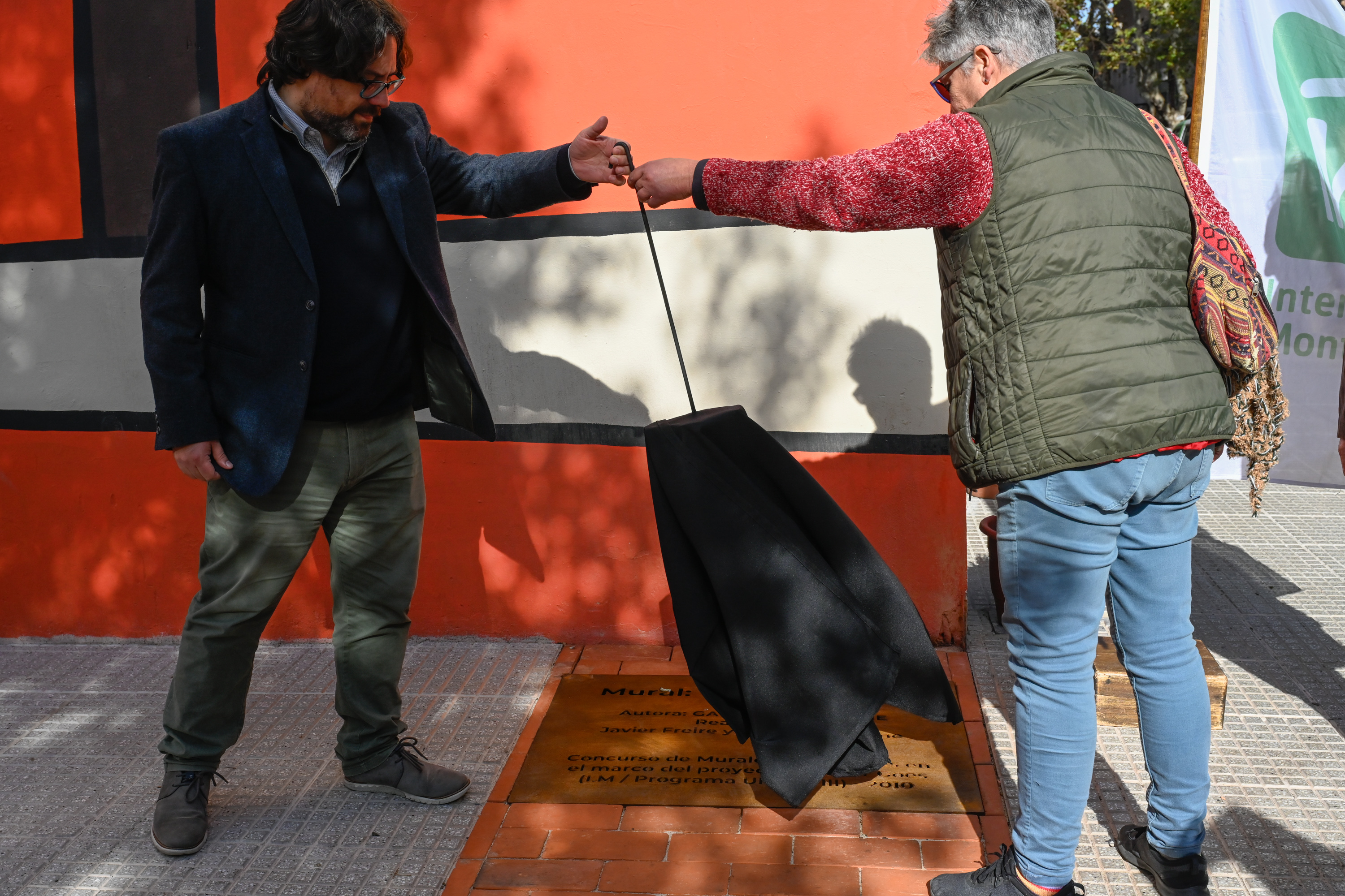 Inauguración de espacio publico, mural y escultura en La Comercial 