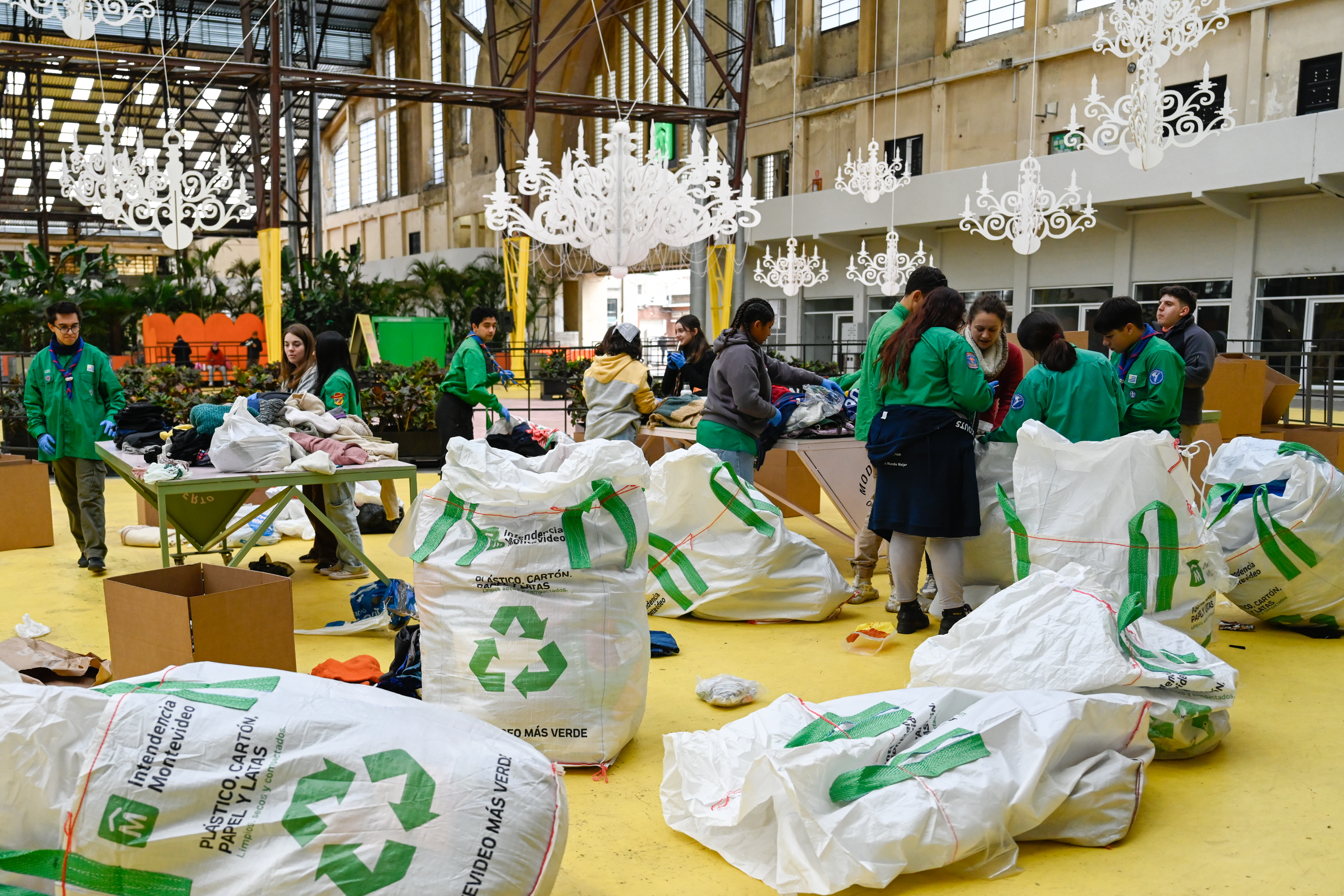 Clasificación de donaciones por Campaña del abrigo, en el Espacio Modelo 