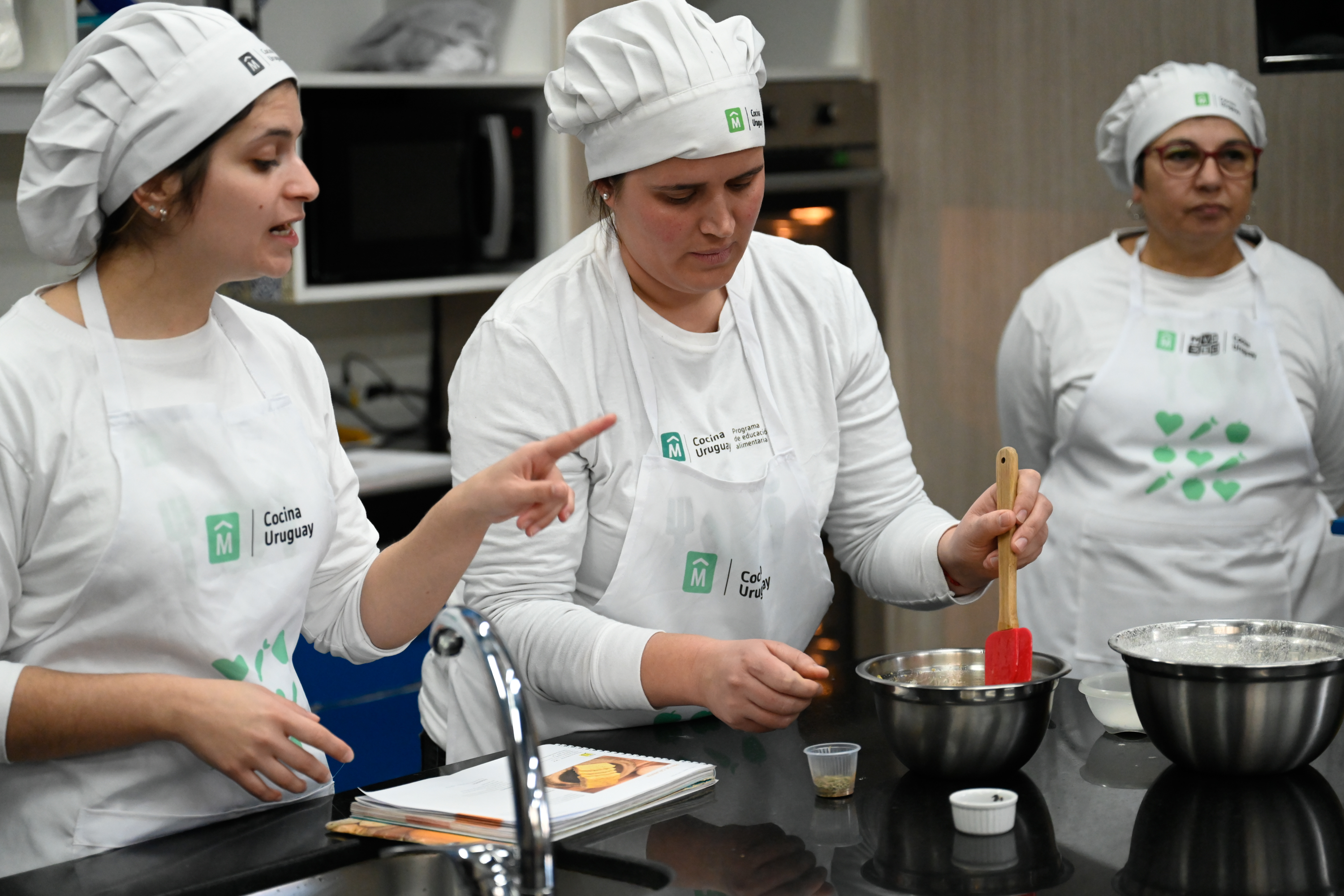 Curso básico de Cocina Uruguay para personas migrantes, en el MAM