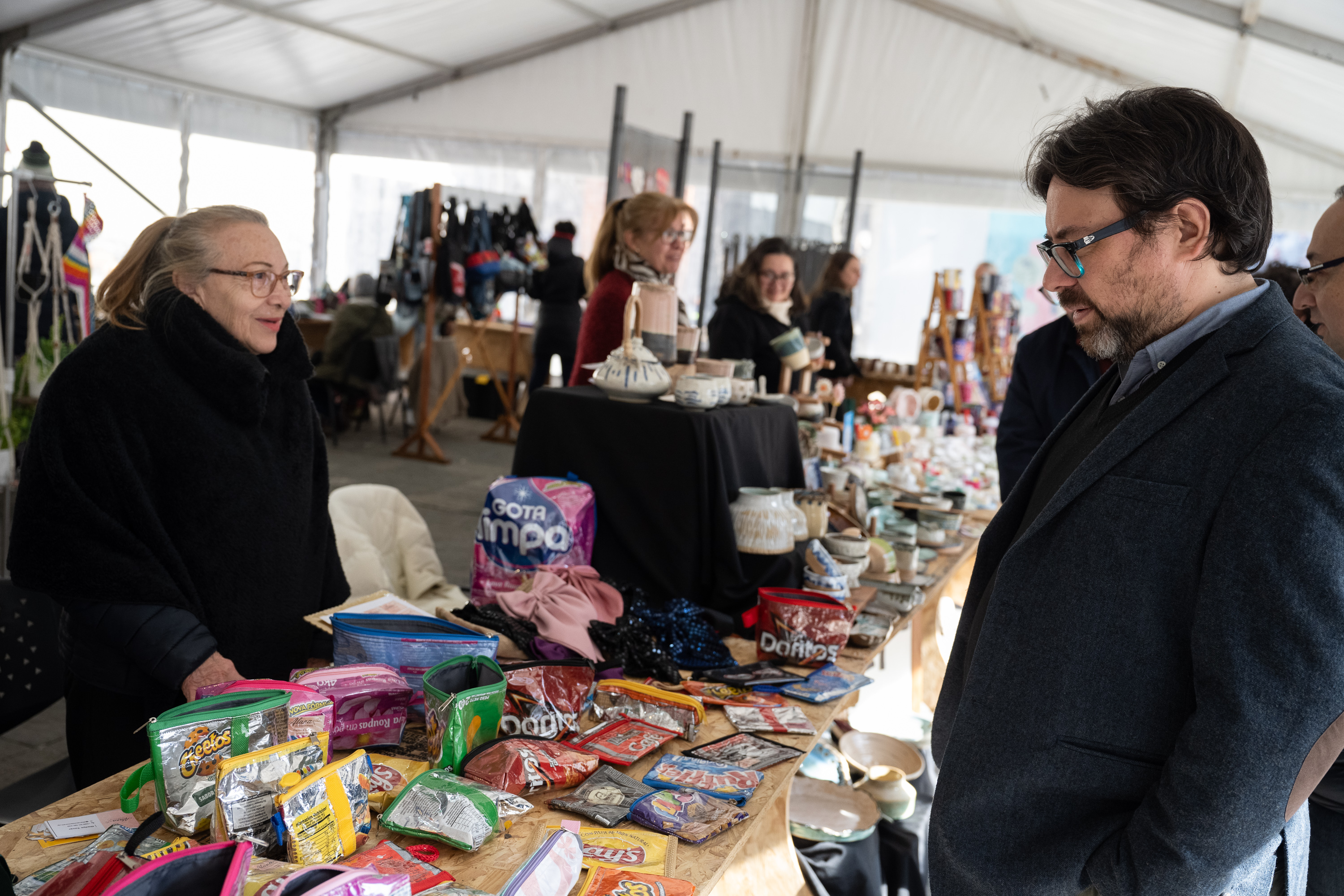 Intendenta Mauricio Zunino, recorre Feria de Emprendimientos por el día de Artesanas y Artesanos, 30 de Julio de 2024