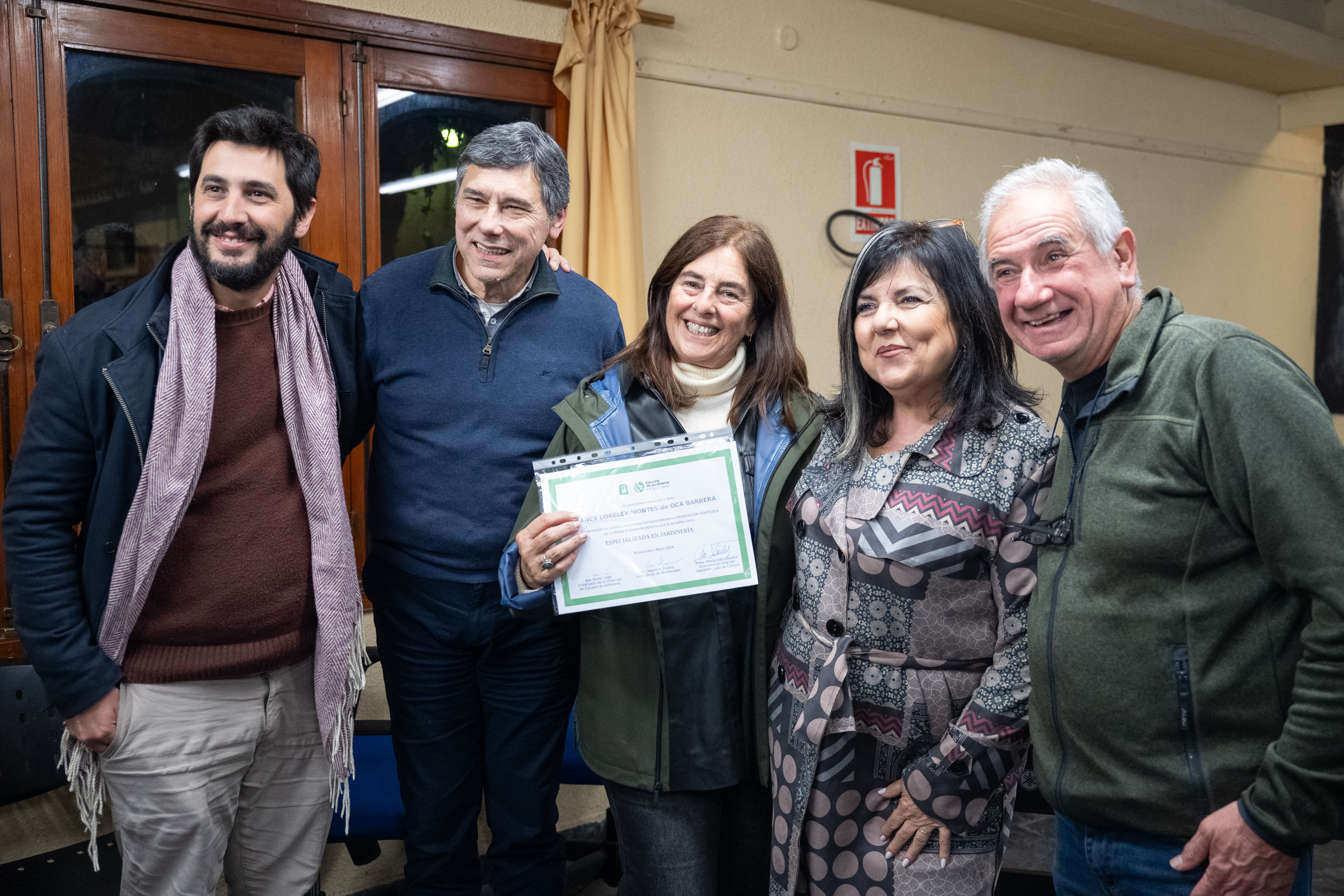 Entrega de diplomas a egresados de la Escuela de Jardinería