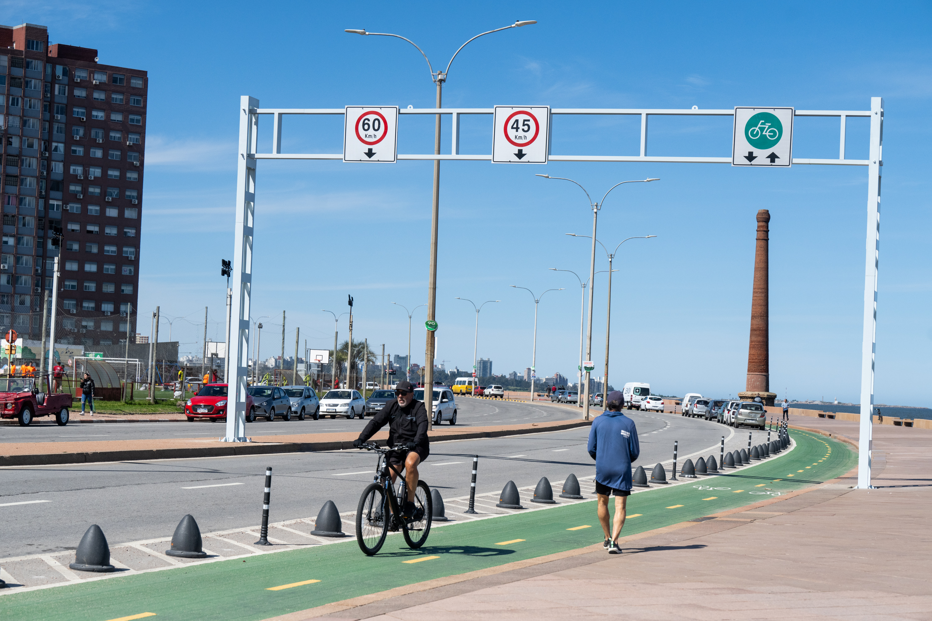  Nuevos carteles de límite de velocidad en la Rambla y calle Sarandí