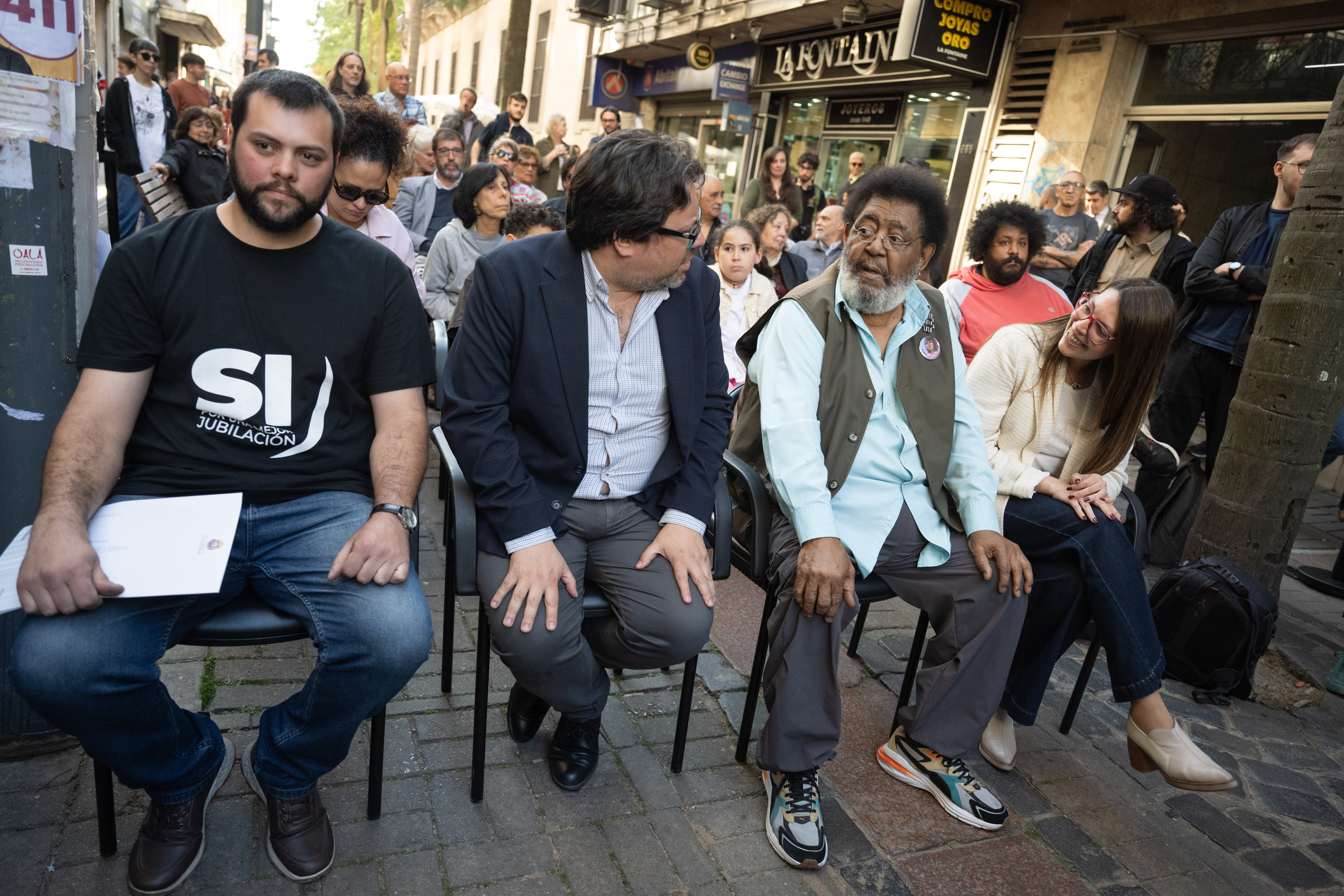 Homenaje de la Junta Departamental de Montevideo al músico Ruben Rada