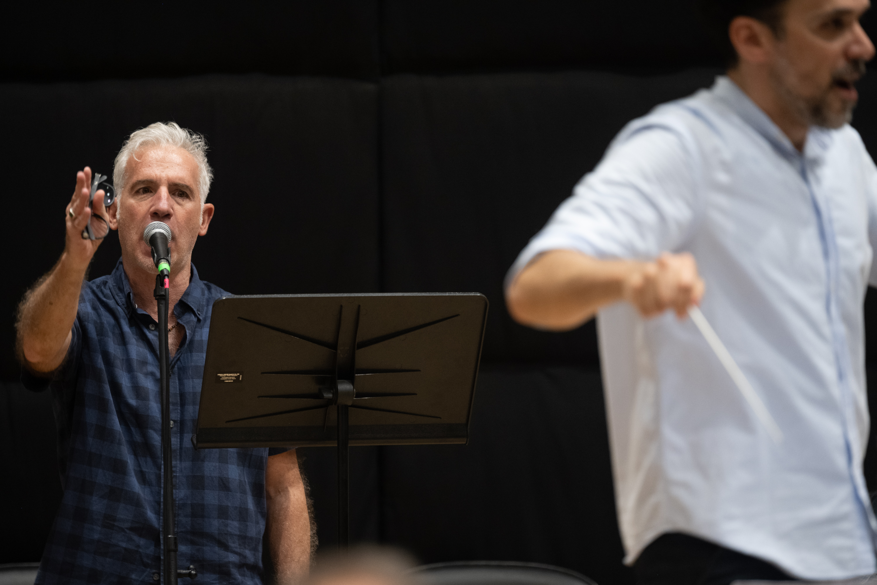 Ensayo de Gabriel Peluffo junto a la Banda Sinfónica de Montevideo