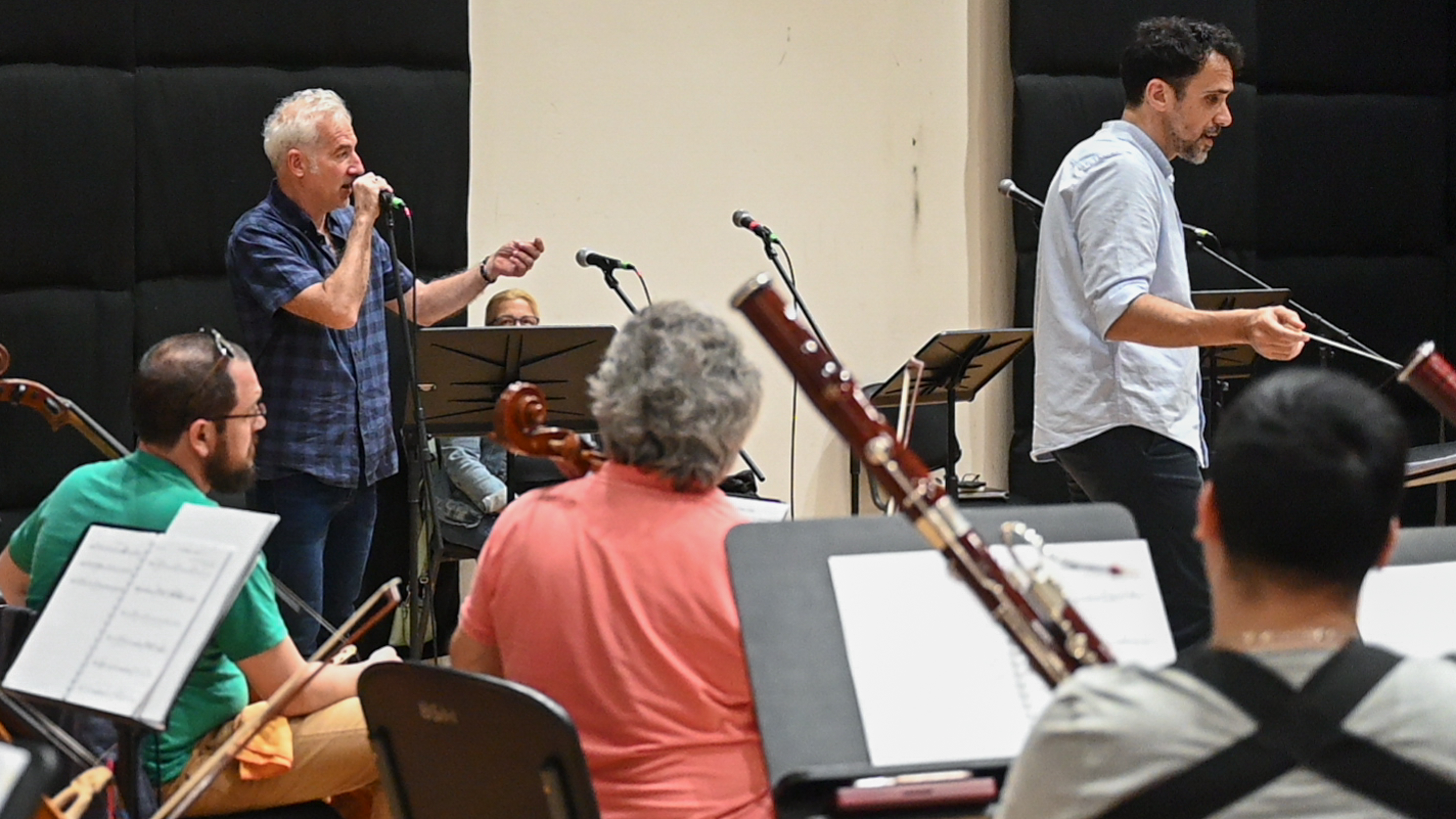 Ensayo de Gabriel Peluffo junto a la Banda Sinfónica de Montevideo