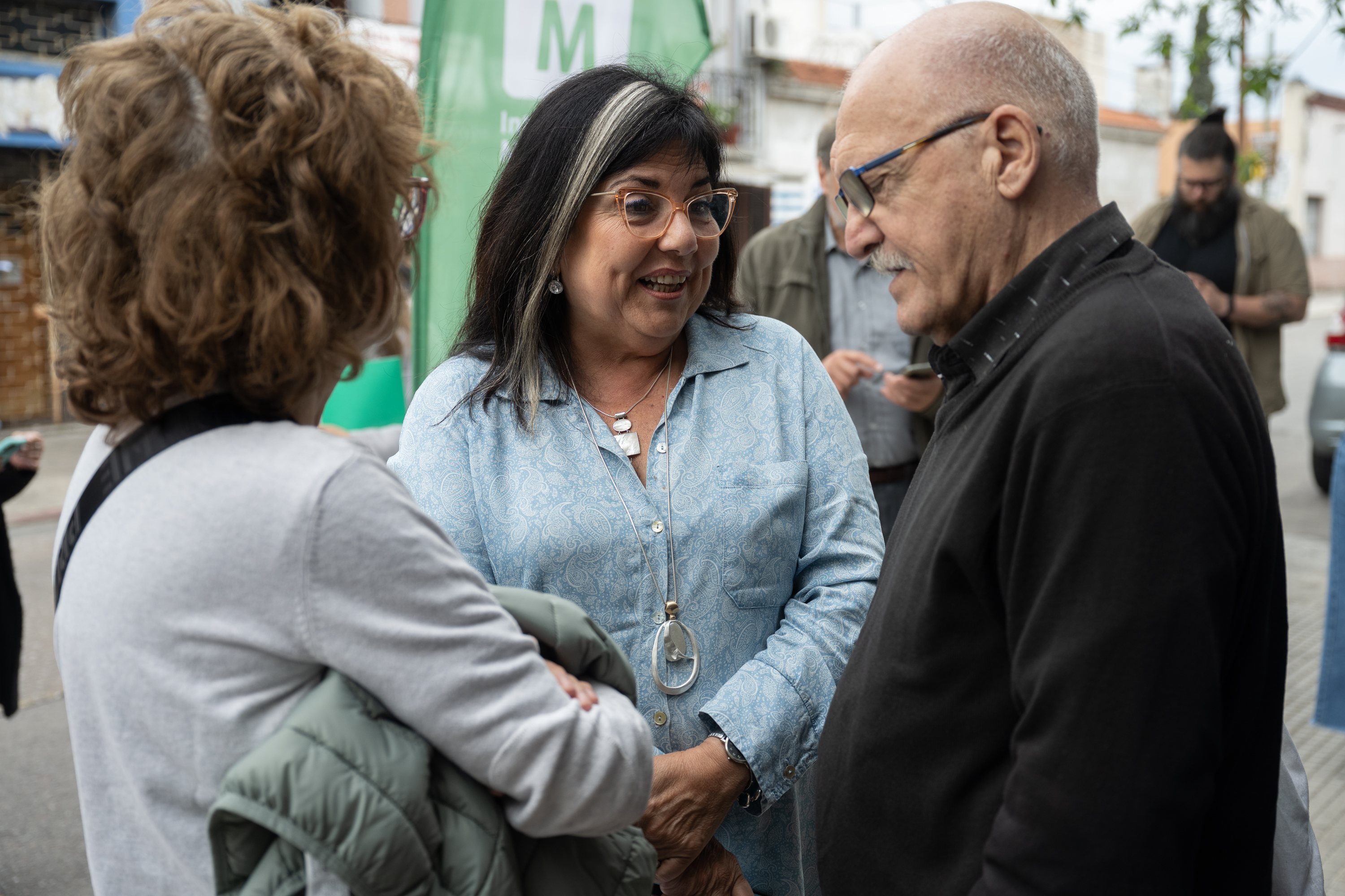 Colocación de placas en homenaje a Mercedes Lingeri y a Rubén Yáñez