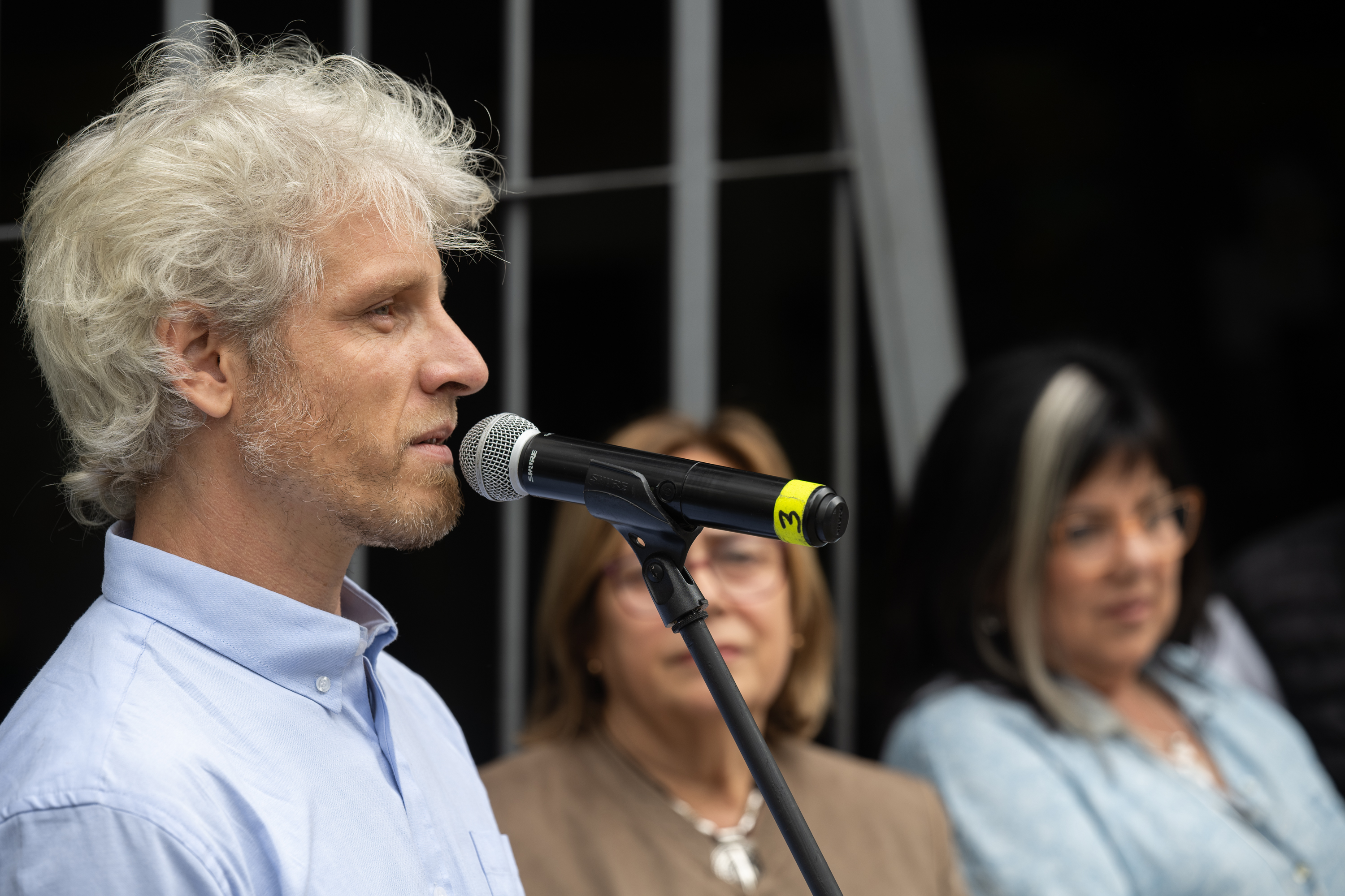 Colocación de placas en homenaje a Mercedes Lingeri y a Rubén Yáñez