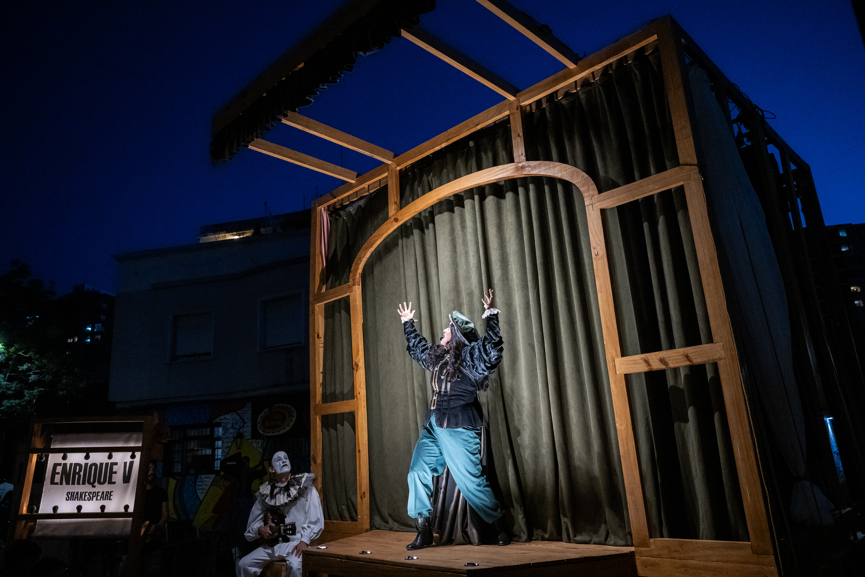 «Teatrino» de la Comedia Nacional en la peatonal Curuguaty