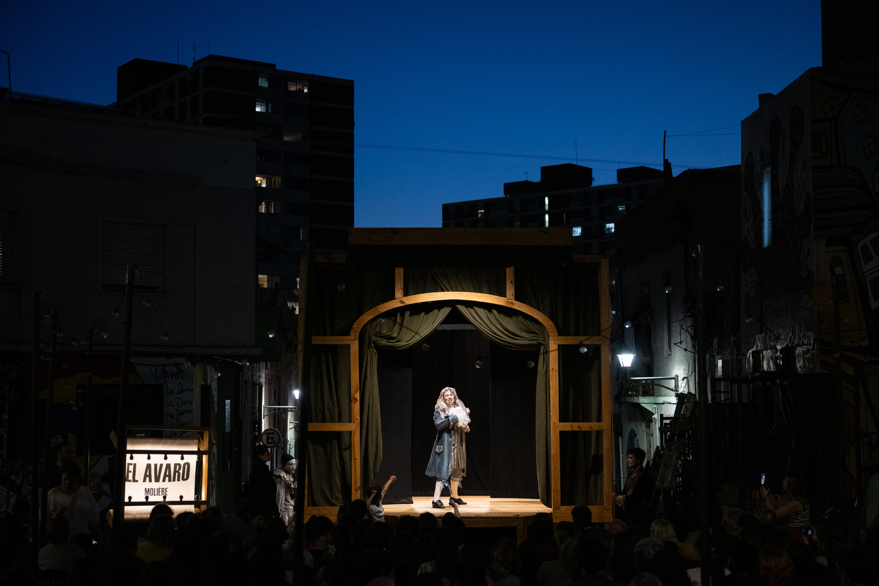 «Teatrino» de la Comedia Nacional en la peatonal Curuguaty