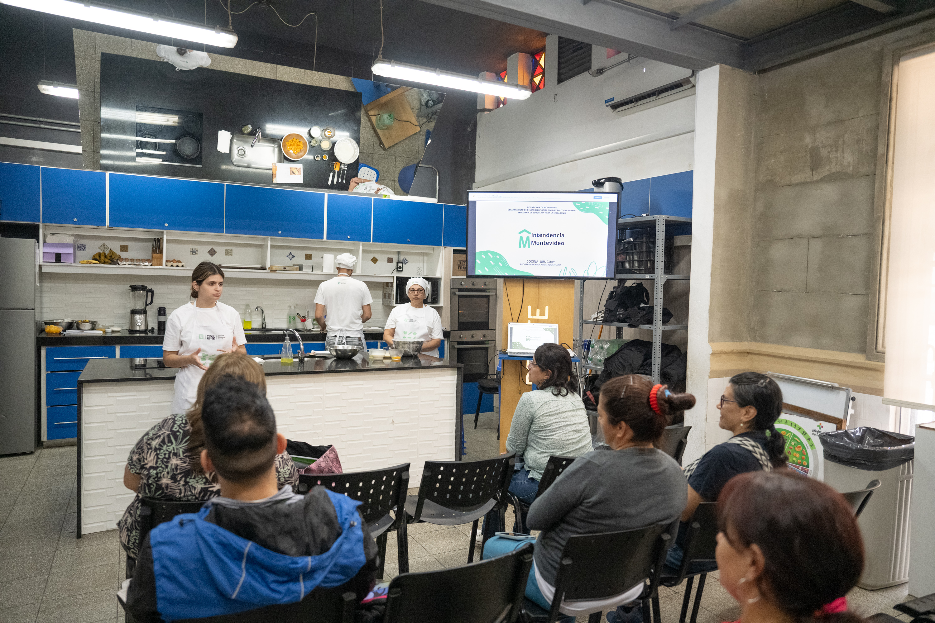 Curso de Cocina Uruguay para migrantes en el marco del Mes de las Migraciones