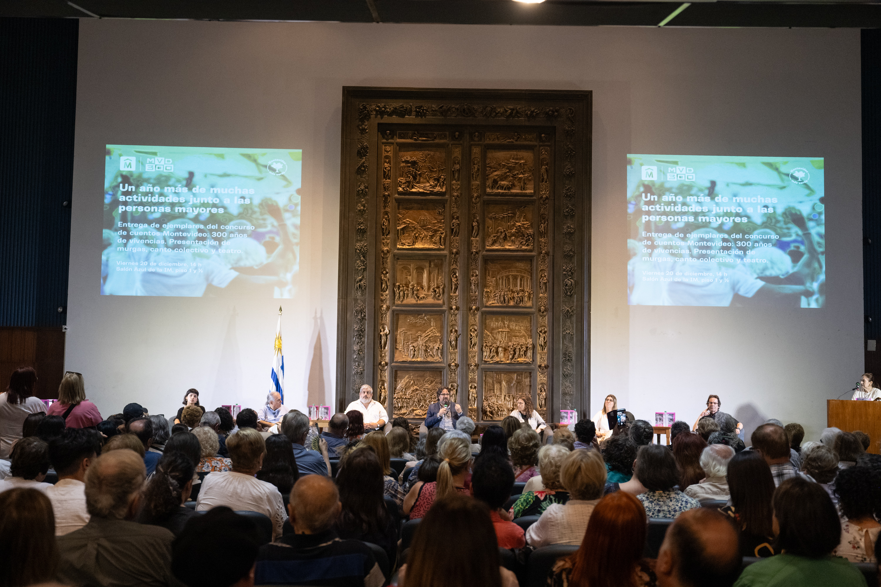 Entrega de libros del 13er. Concurso de Cuentos para Personas Mayores : Montevideo: 300 años en vivencias