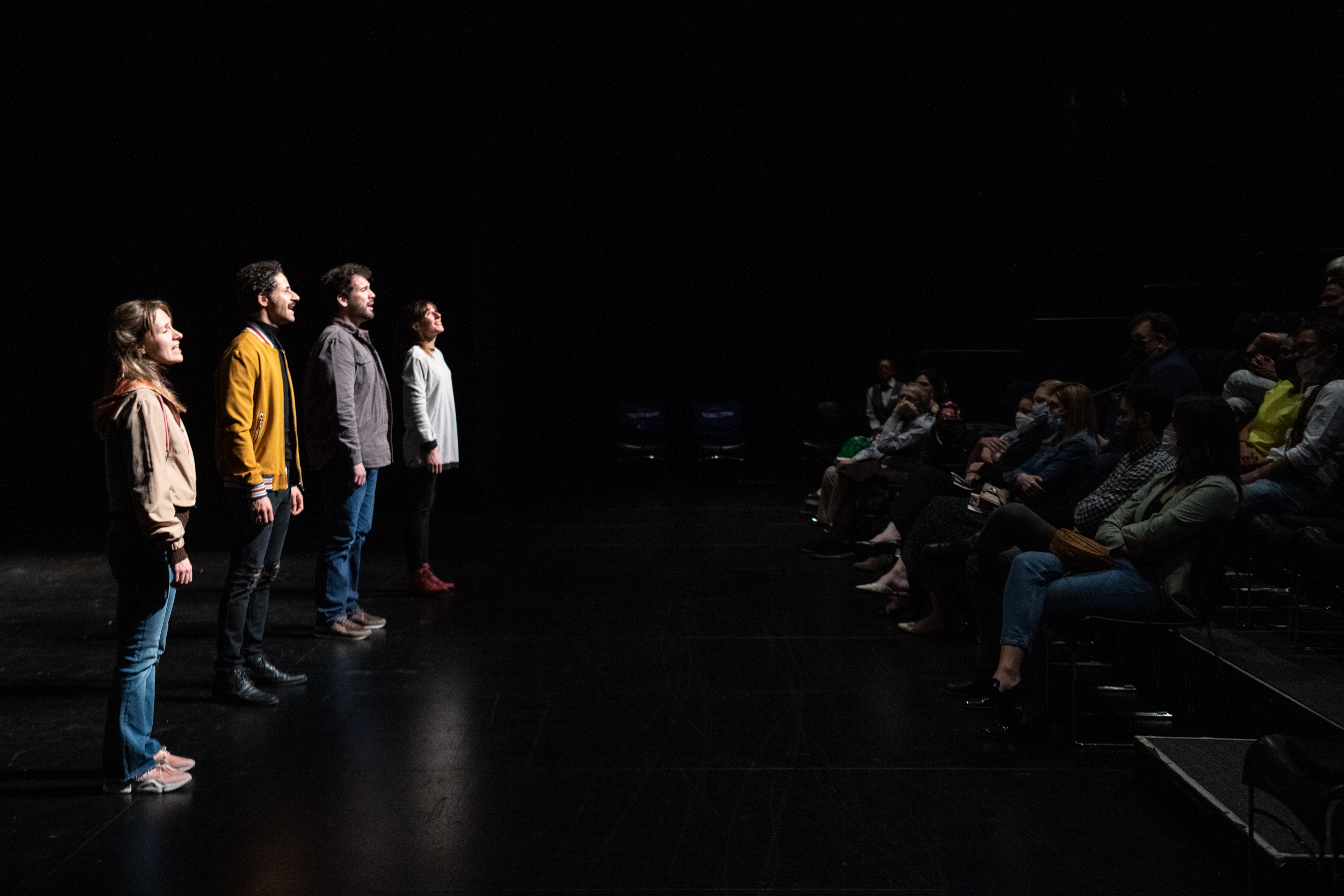 Elenco de “Nociones básicas para la construcción de puentes” de la Comedia Nacional en el Festival Internacional de Teatro Hispano (FITH) en Miami, Estados Unidos, 9 de julio de 2021