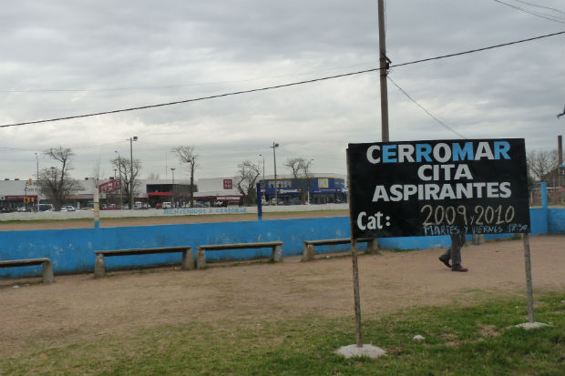 Uruguayo futbol club baby futbol