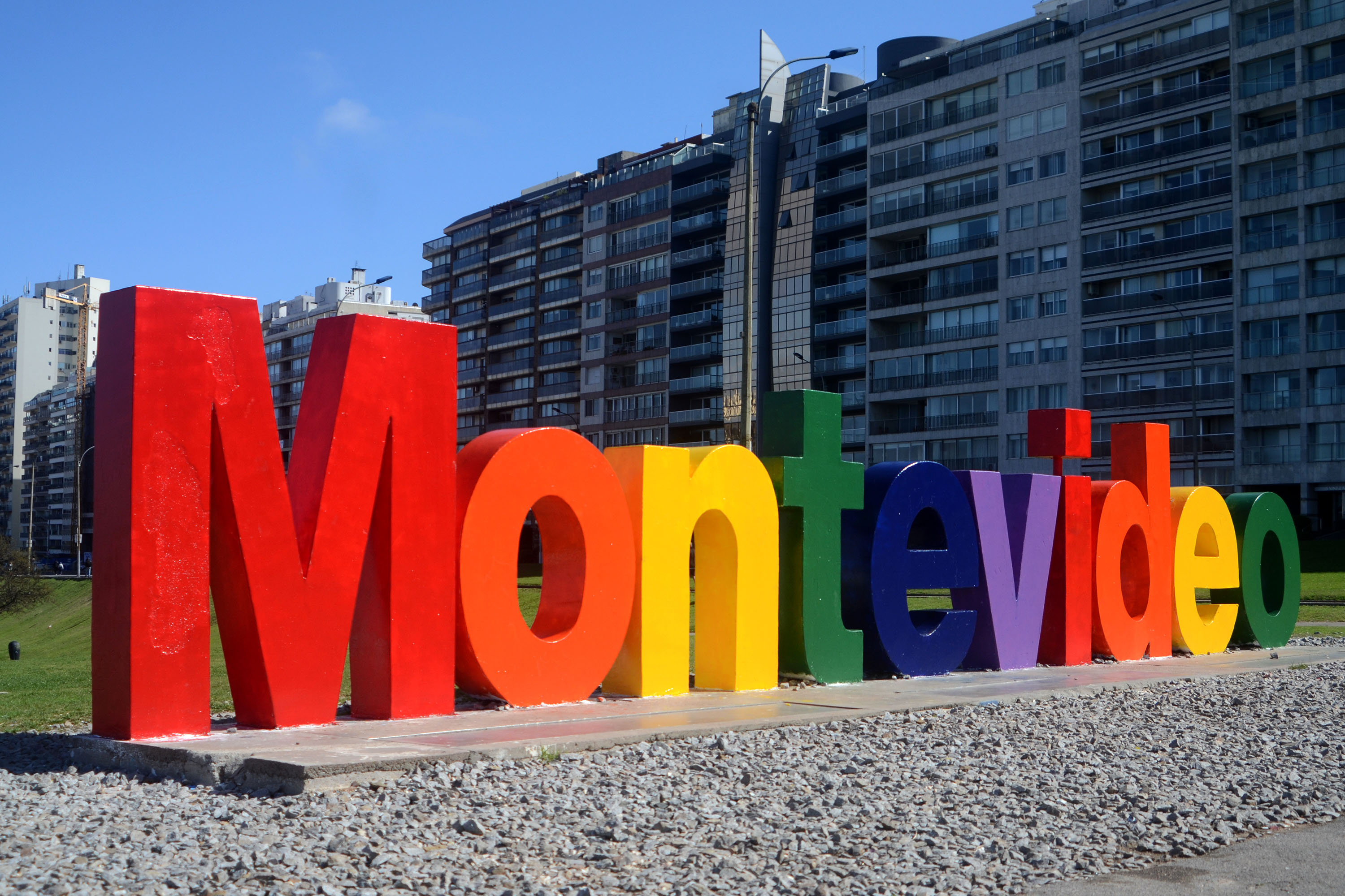 Intervención en Cartel de Montevideo  