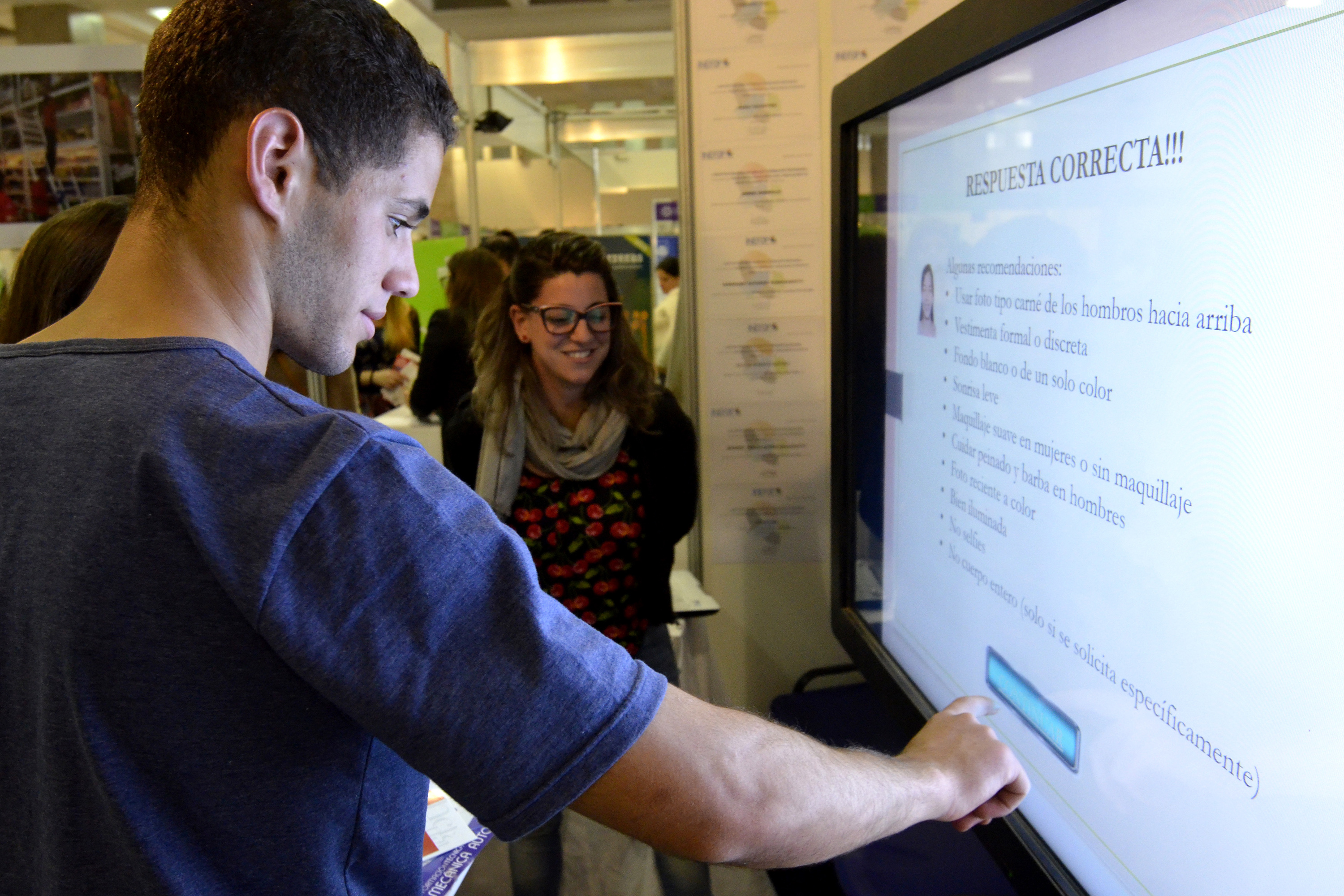 Feria Expo Educa 2015 en atrio Intendencia de Montevideo.