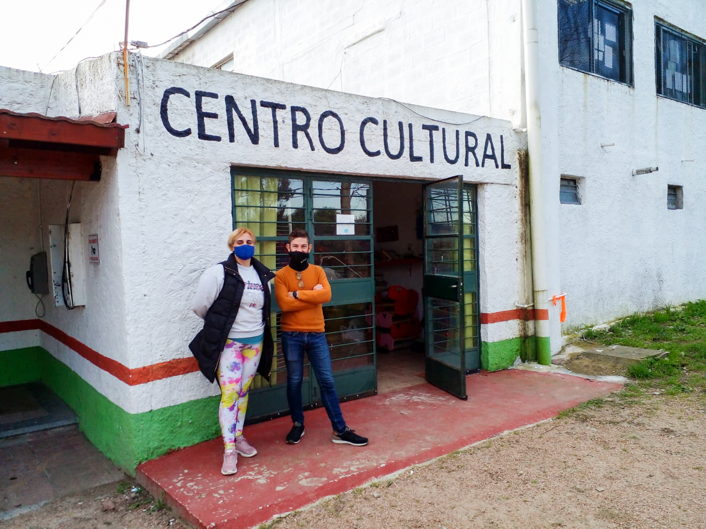 Donación de libros al Centro Cultural del Club Juventud Melilla