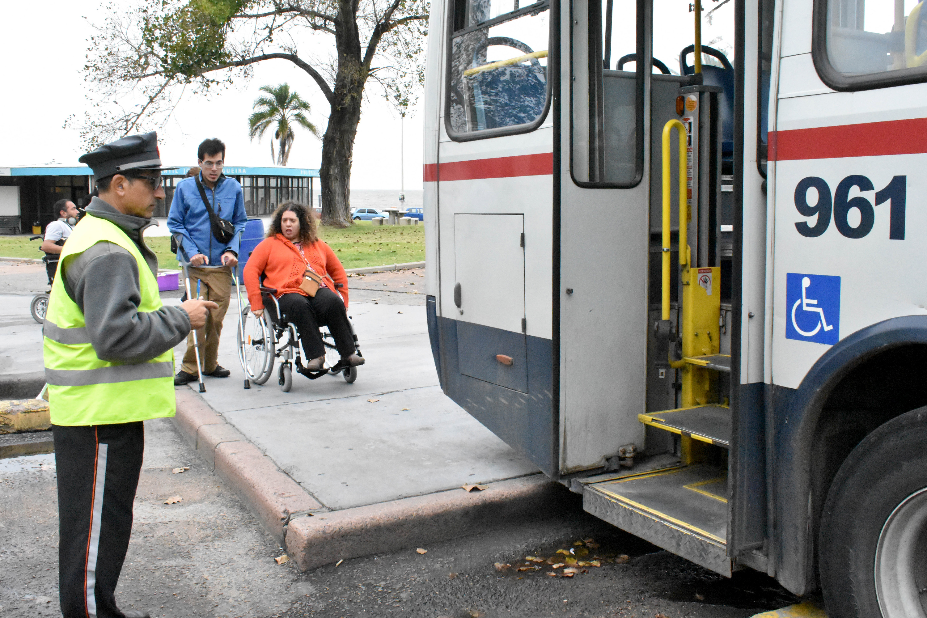 Inspección a ómnibus de transporte público