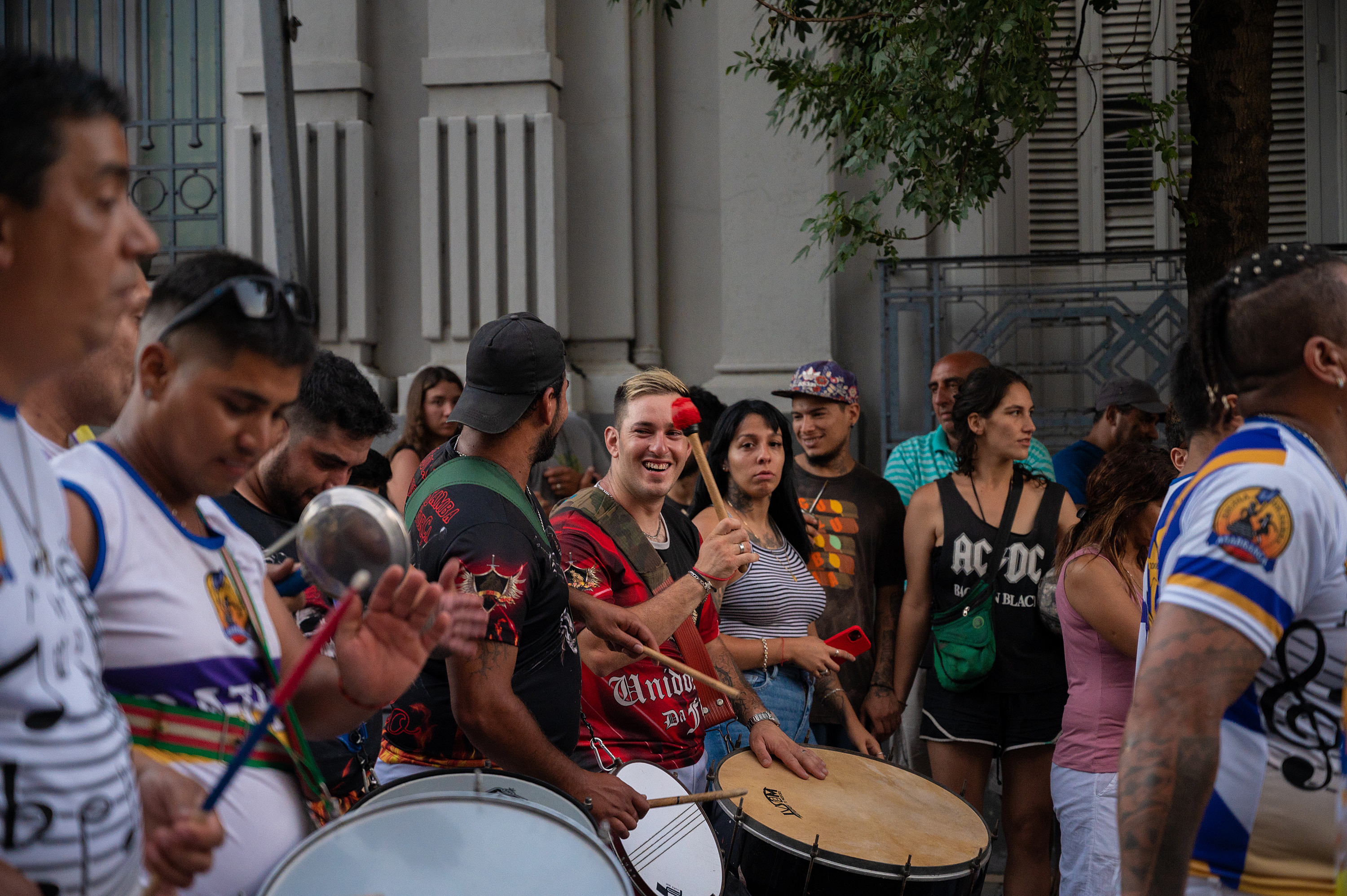 Festival callejero: Grecia tomada en el marco de los 25 años de la reapertura del Centro Cultural Florencio Sánchez 