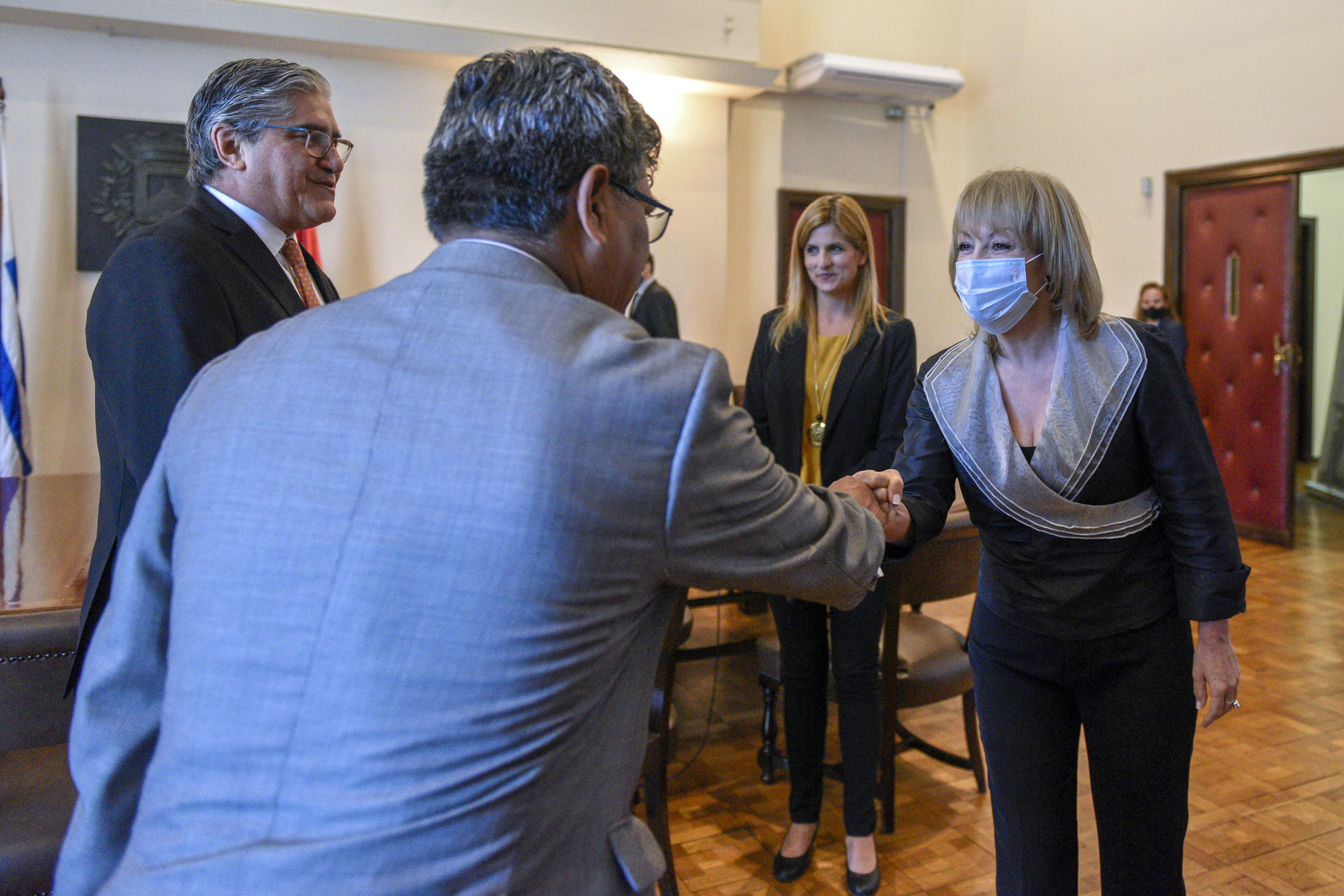 Visita de cortesía del Embajador de Perú en Uruguay