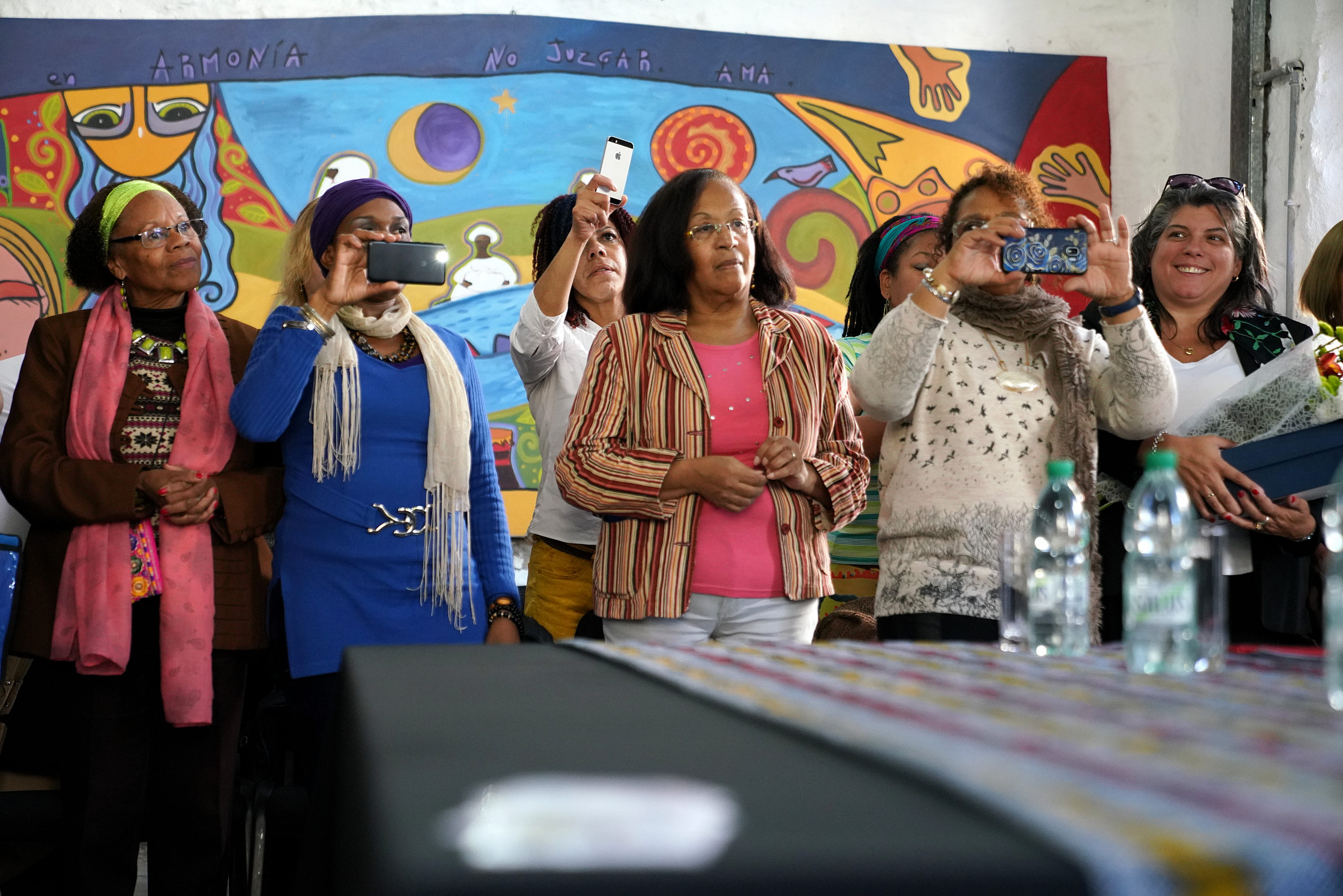 Angela Davis en la recorrida de Identidad Oculta