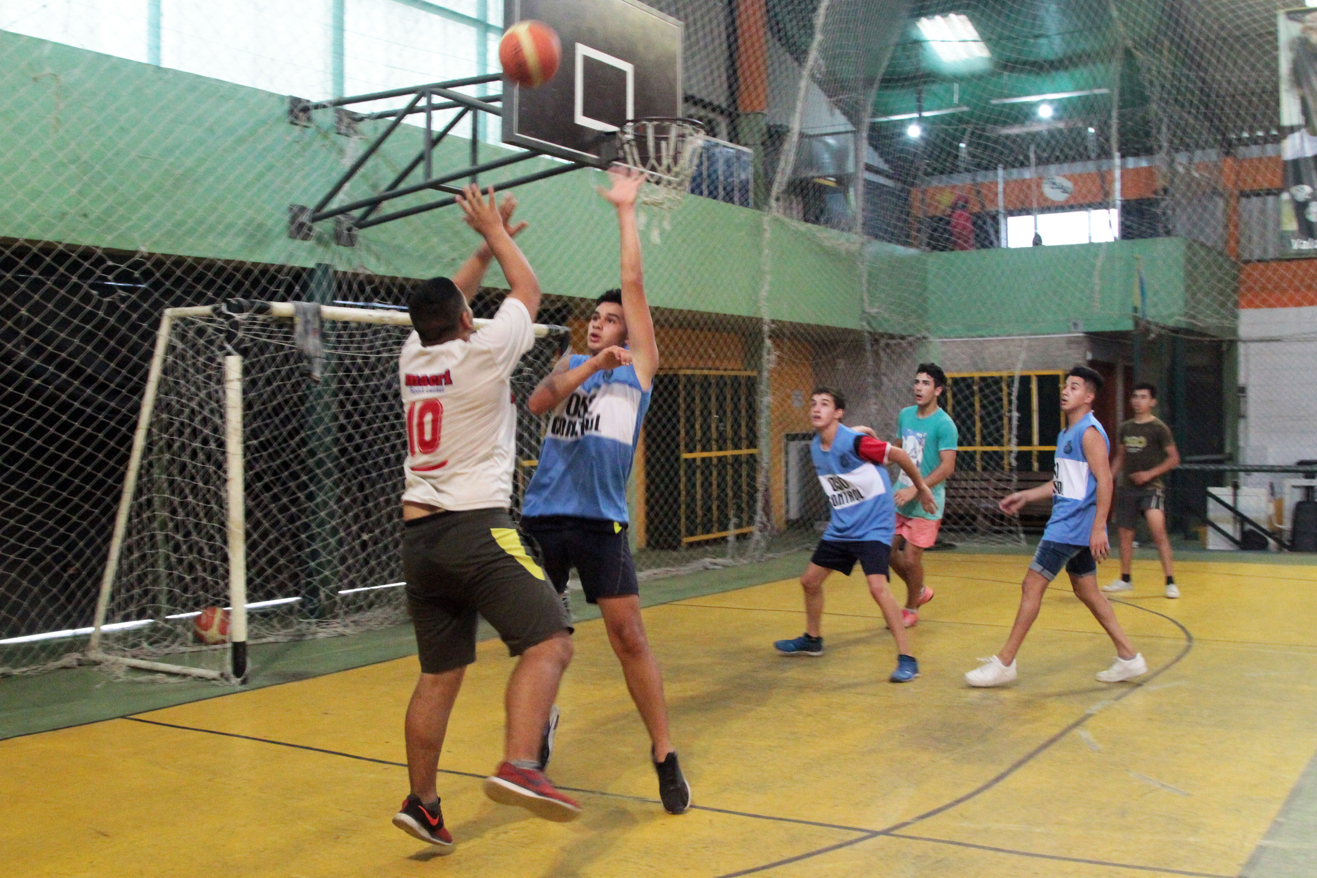 Actividad de verano en centro Sacude