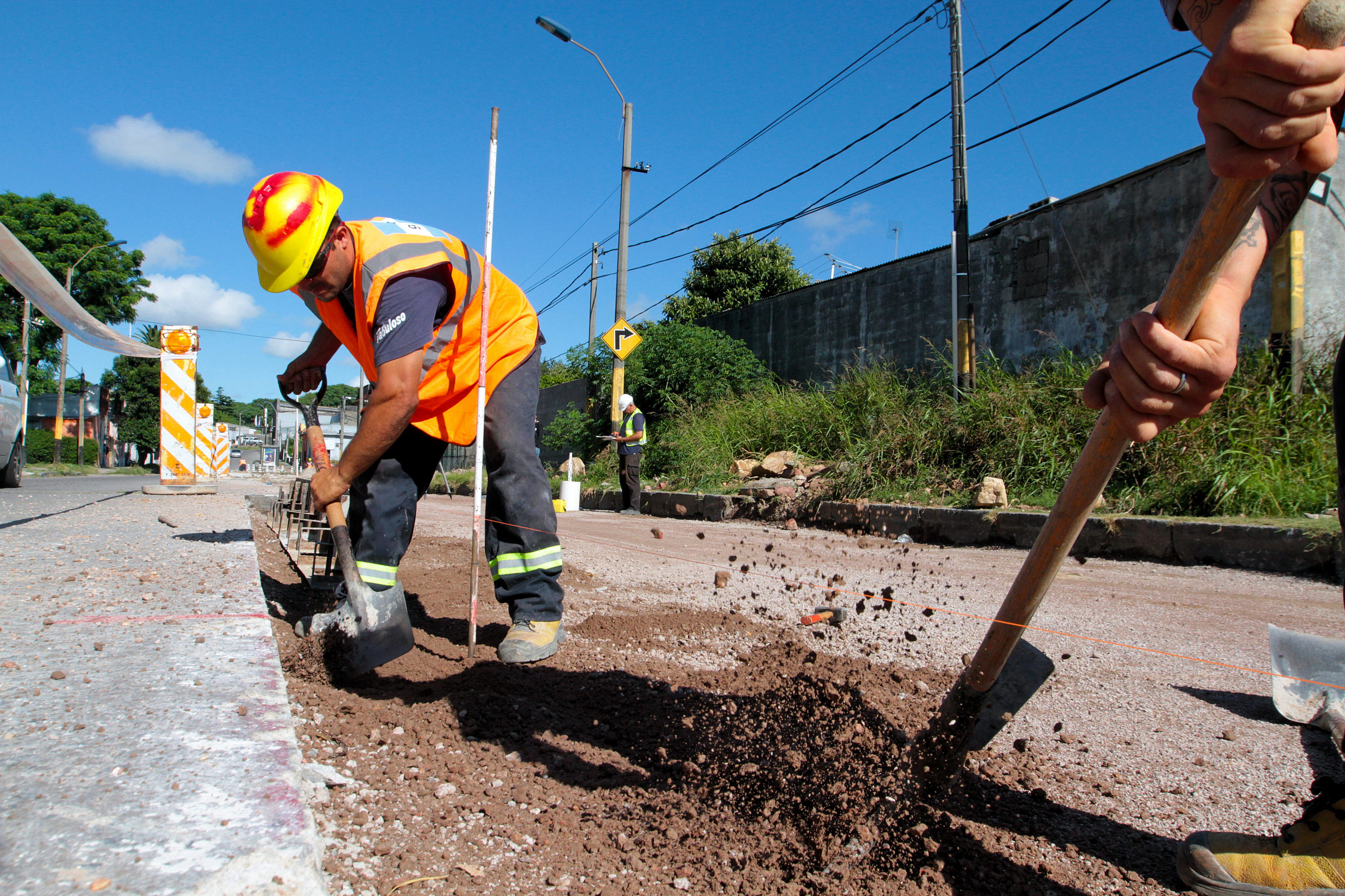 Obras en Camino Carrasco y 20 de Febrero