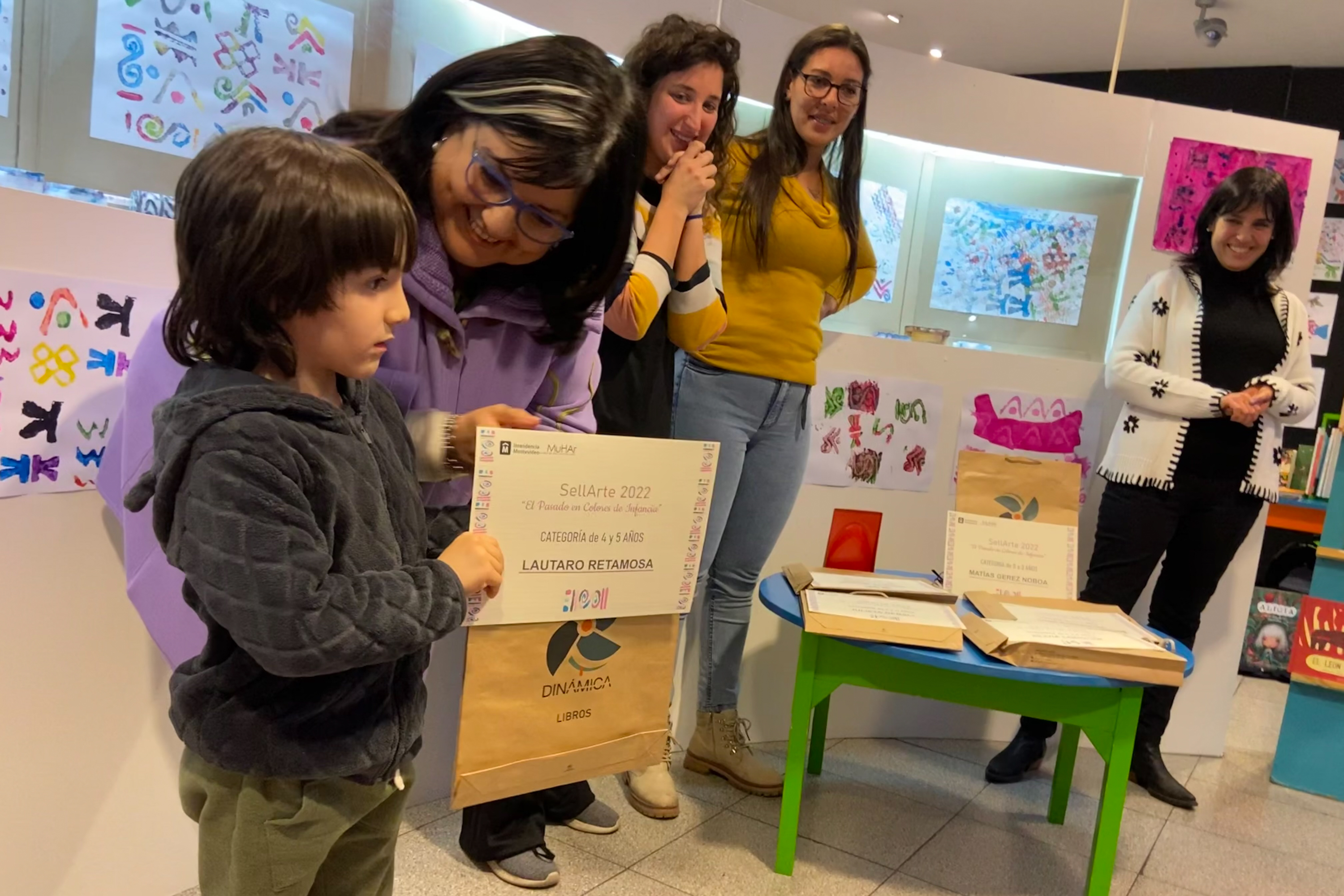 Entrega de premios exposición SellArte en el MuHAr