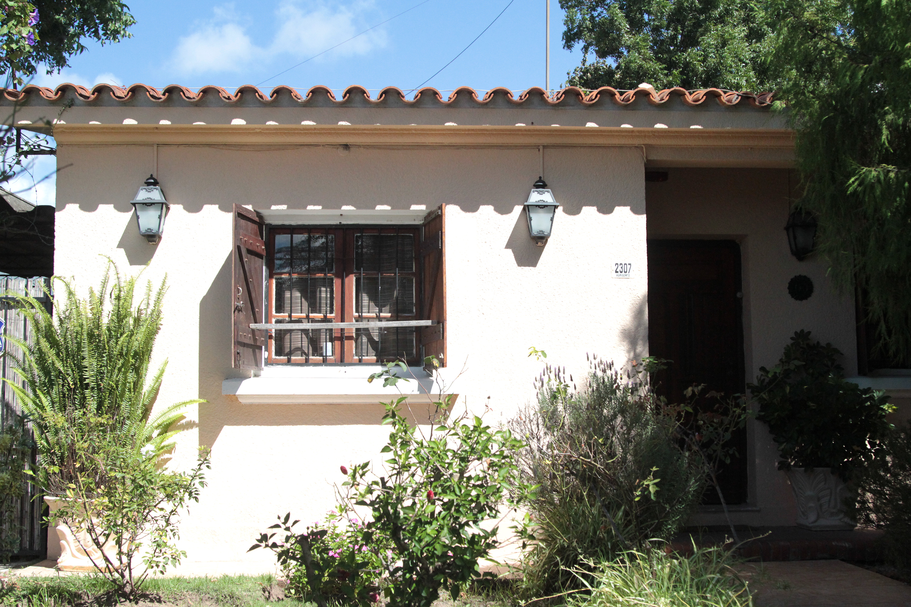 Viviendas Cruz de Carrasco, Jardines de Carrasco y Portones 