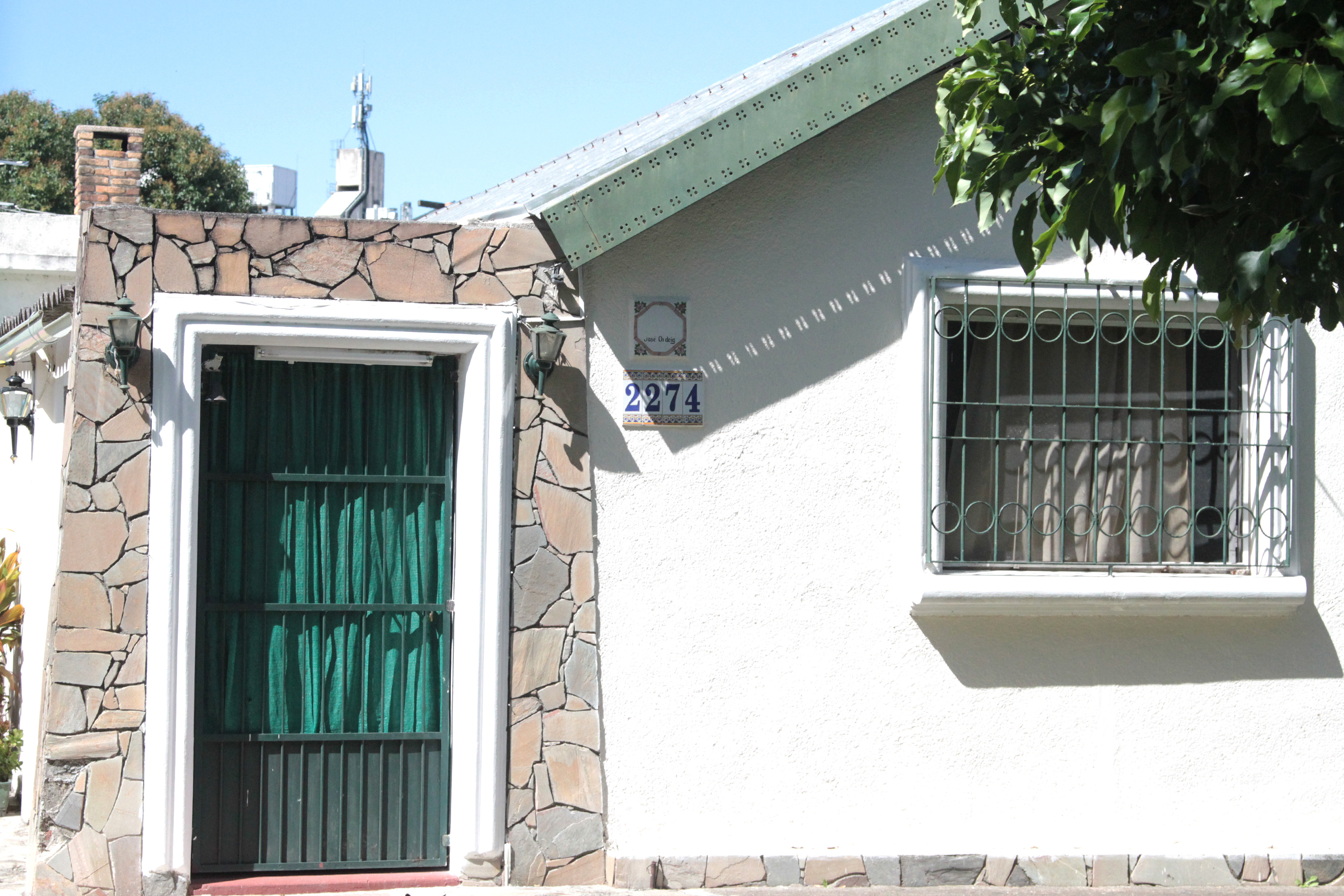 Viviendas Cruz de Carrasco, Jardines de Carrasco y Portones 