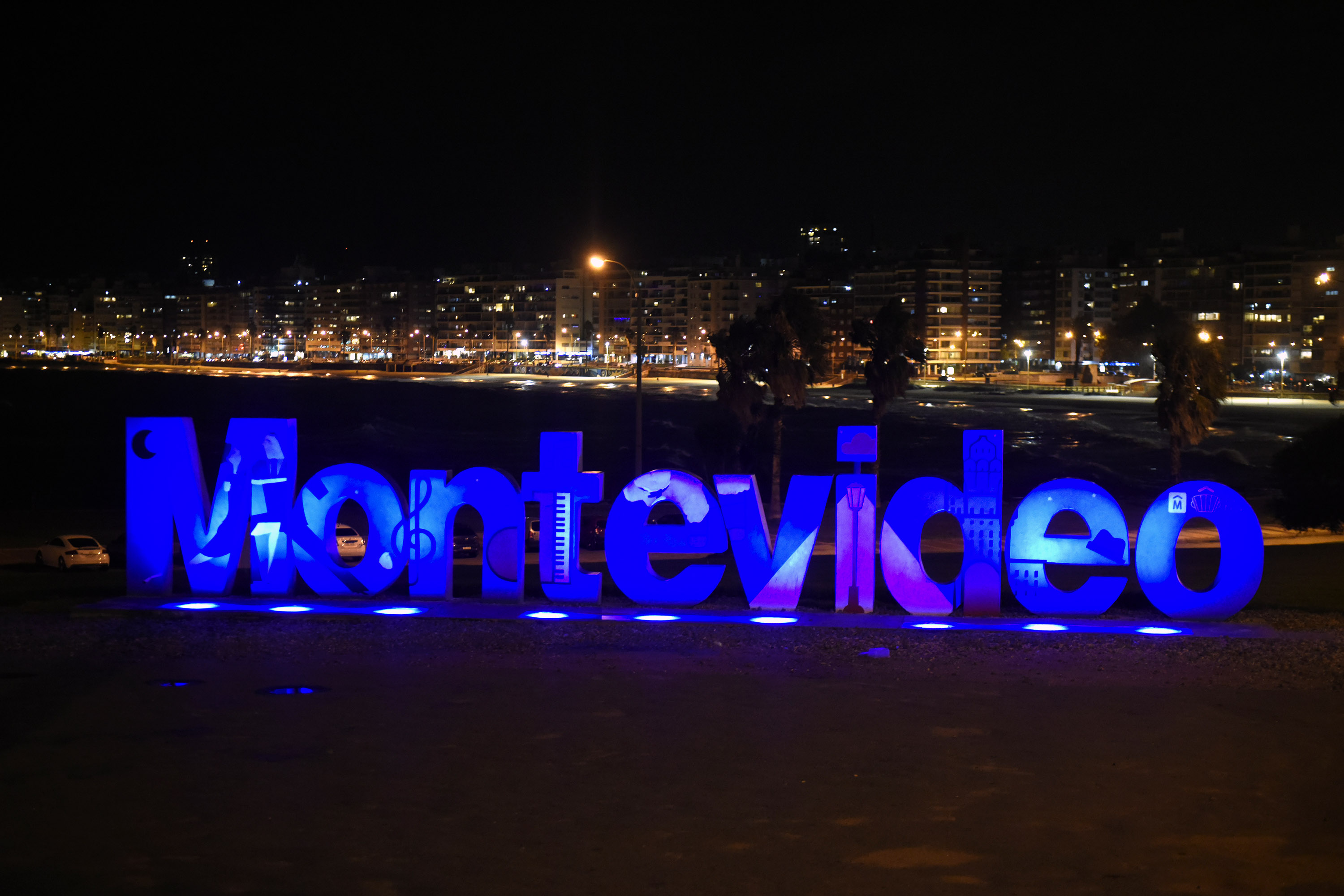 Iluminación monumentos de Montevideo
