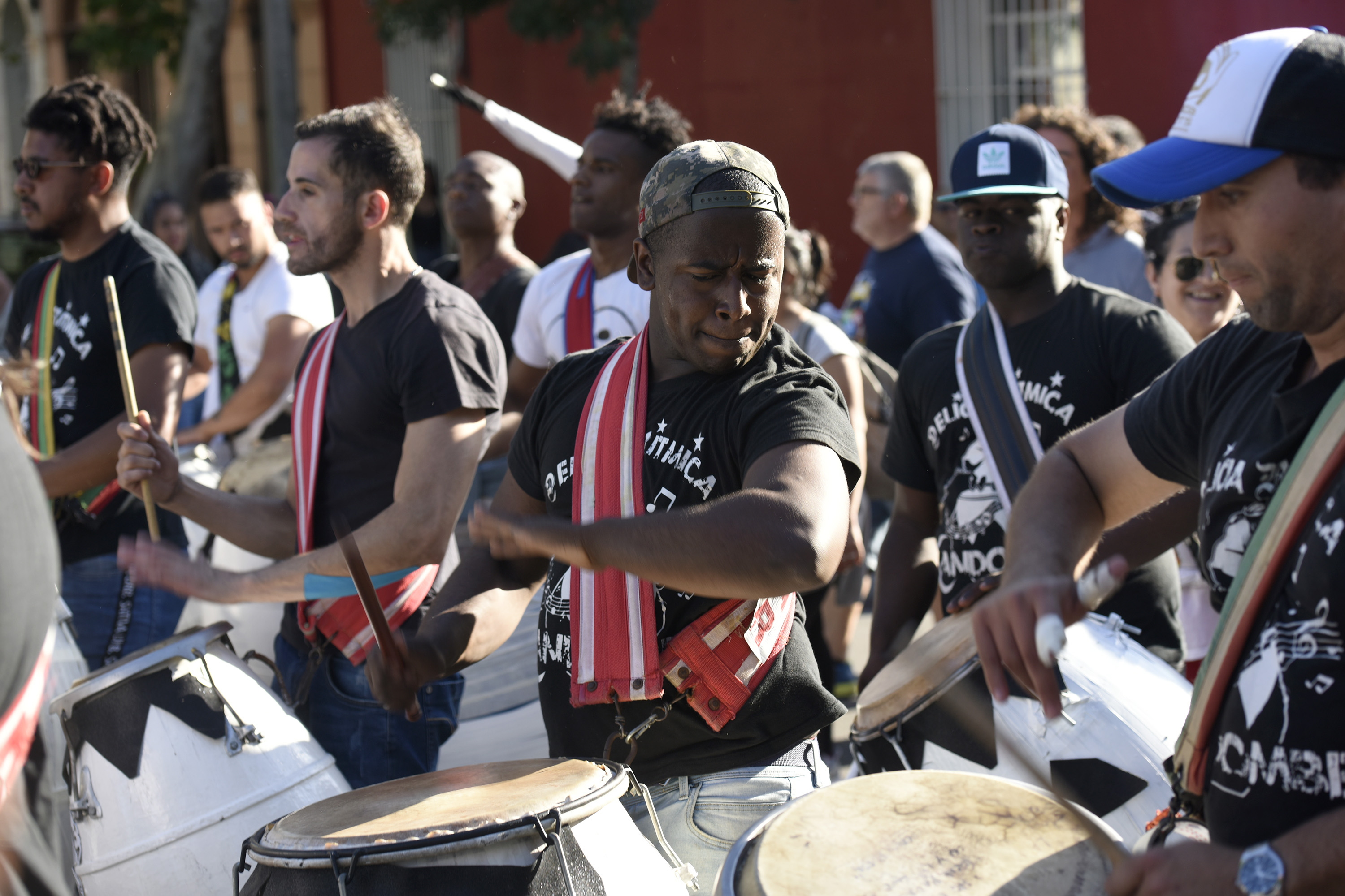 Desfile de Cuerdas de Tambores de la Movida Joven