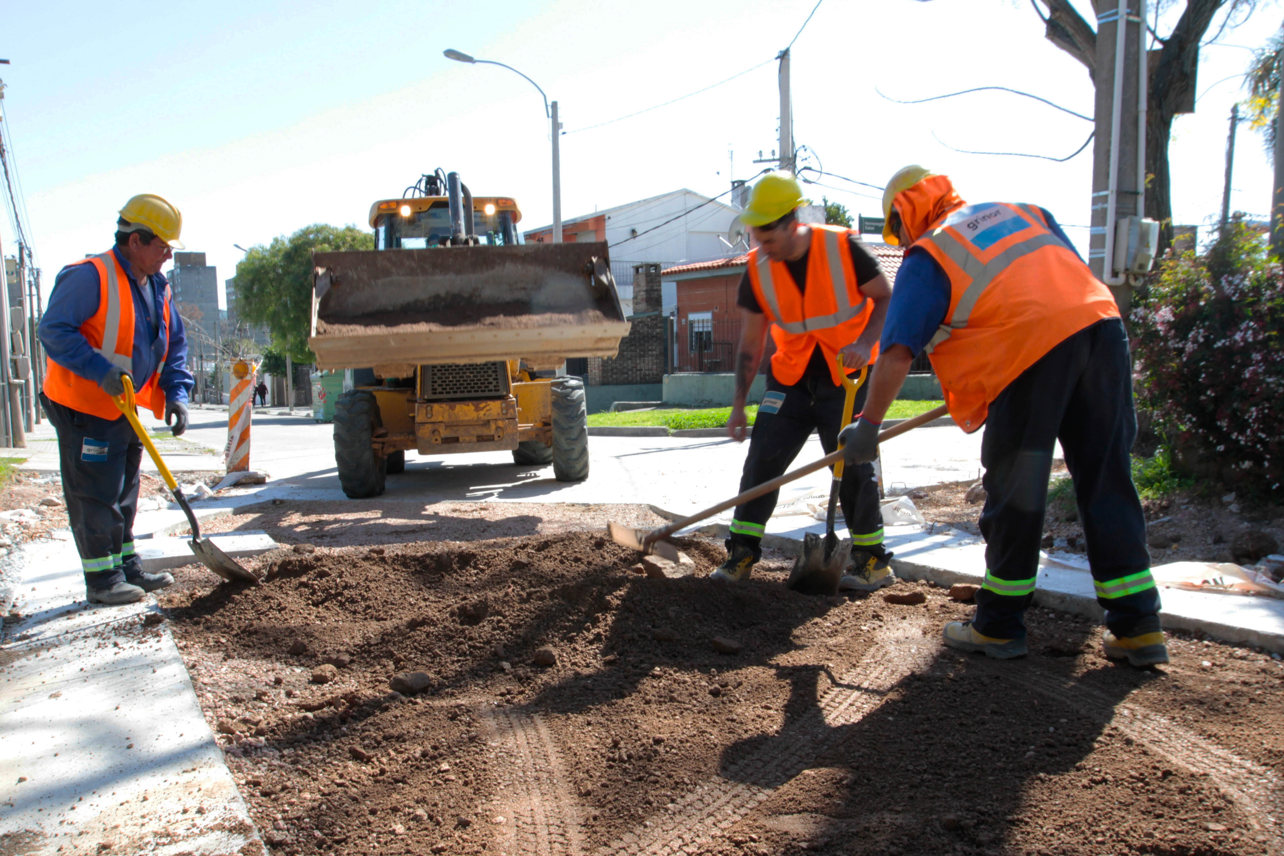 Obras viales en la calle Héctor Gerona  y Rambla Euskal Erría