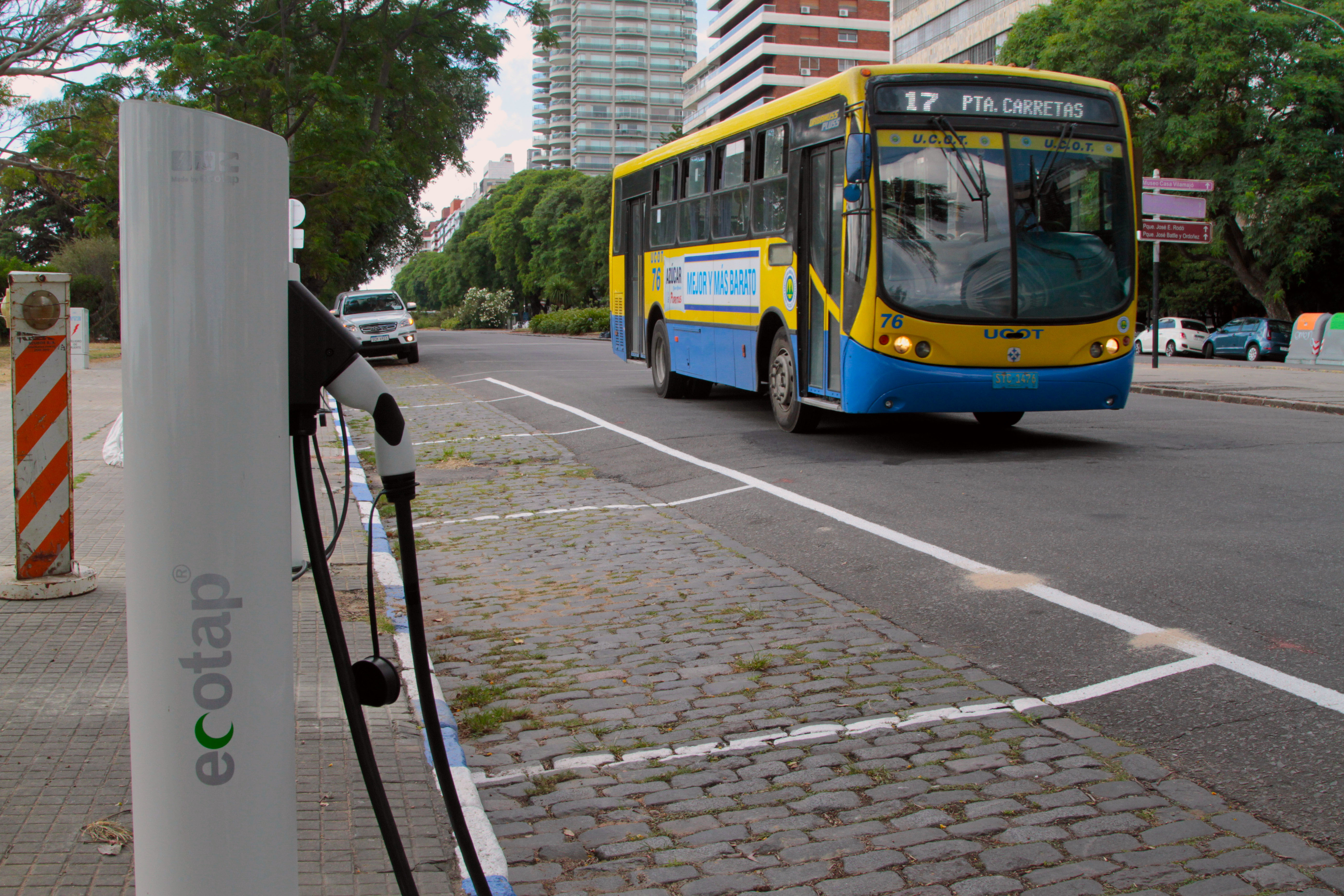  Centro de recarga para vehículos eléctricos