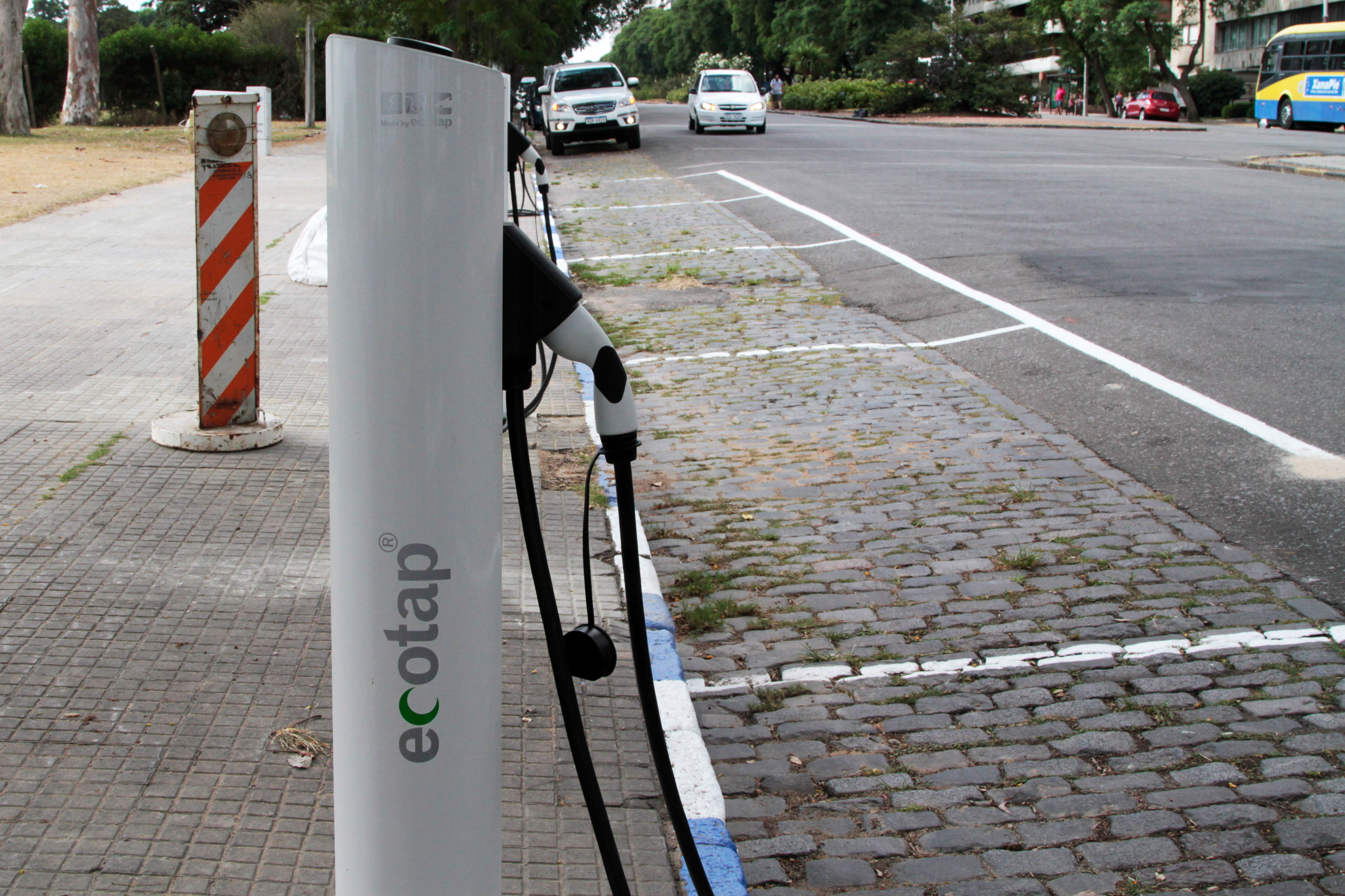  Centro de recarga para vehículos eléctricos