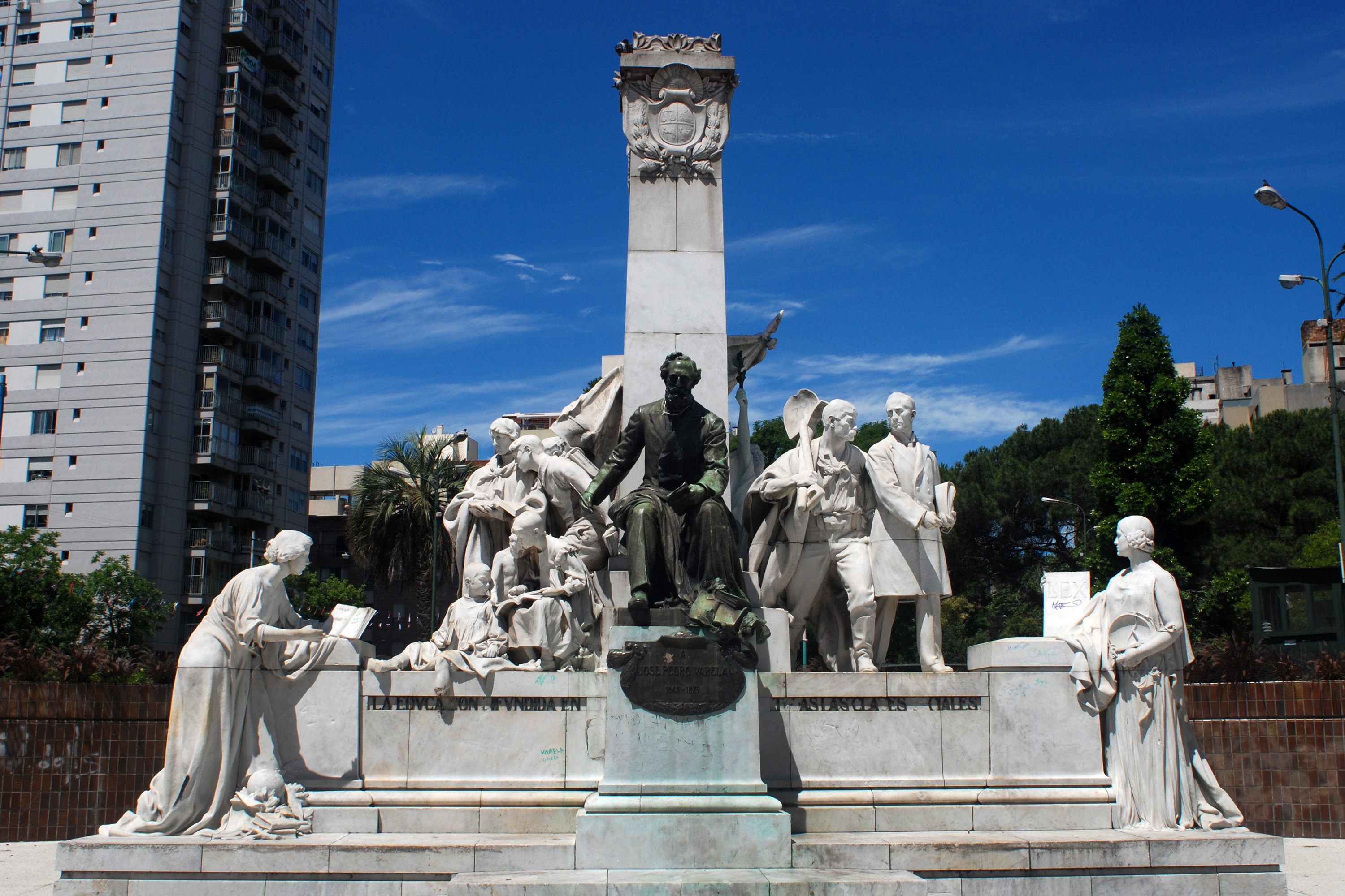 Monumento a José Pedro Varela