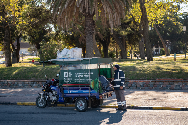 Operativo de limpieza durante la Maratón de Montevideo 2022
