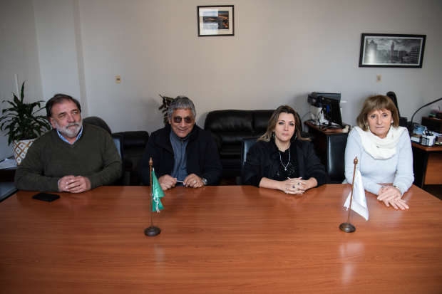 Firma de convenio con ADEOM en el despacho de la Secretaria General de la Intendencia de Montevideo, 10 de agosto de 2022