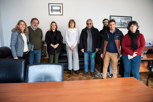 Firma de convenio con ADEOM en el despacho de la Secretaria General de la Intendencia de Montevideo, 10 de agosto de 2022