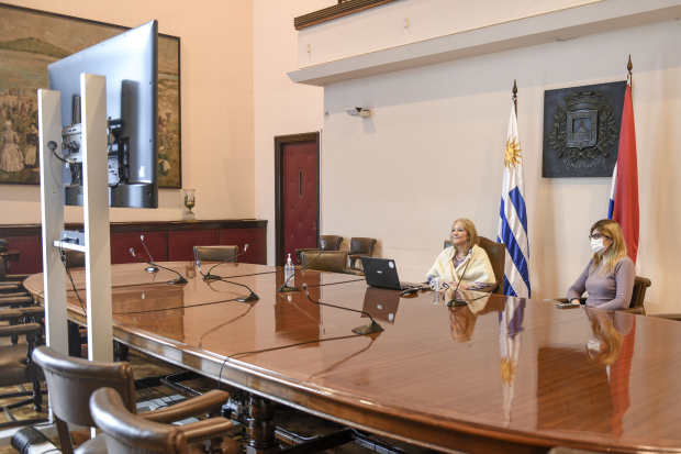  Intendenta Carolina Cosse participa del ciclo Mujeres del mundo en la política